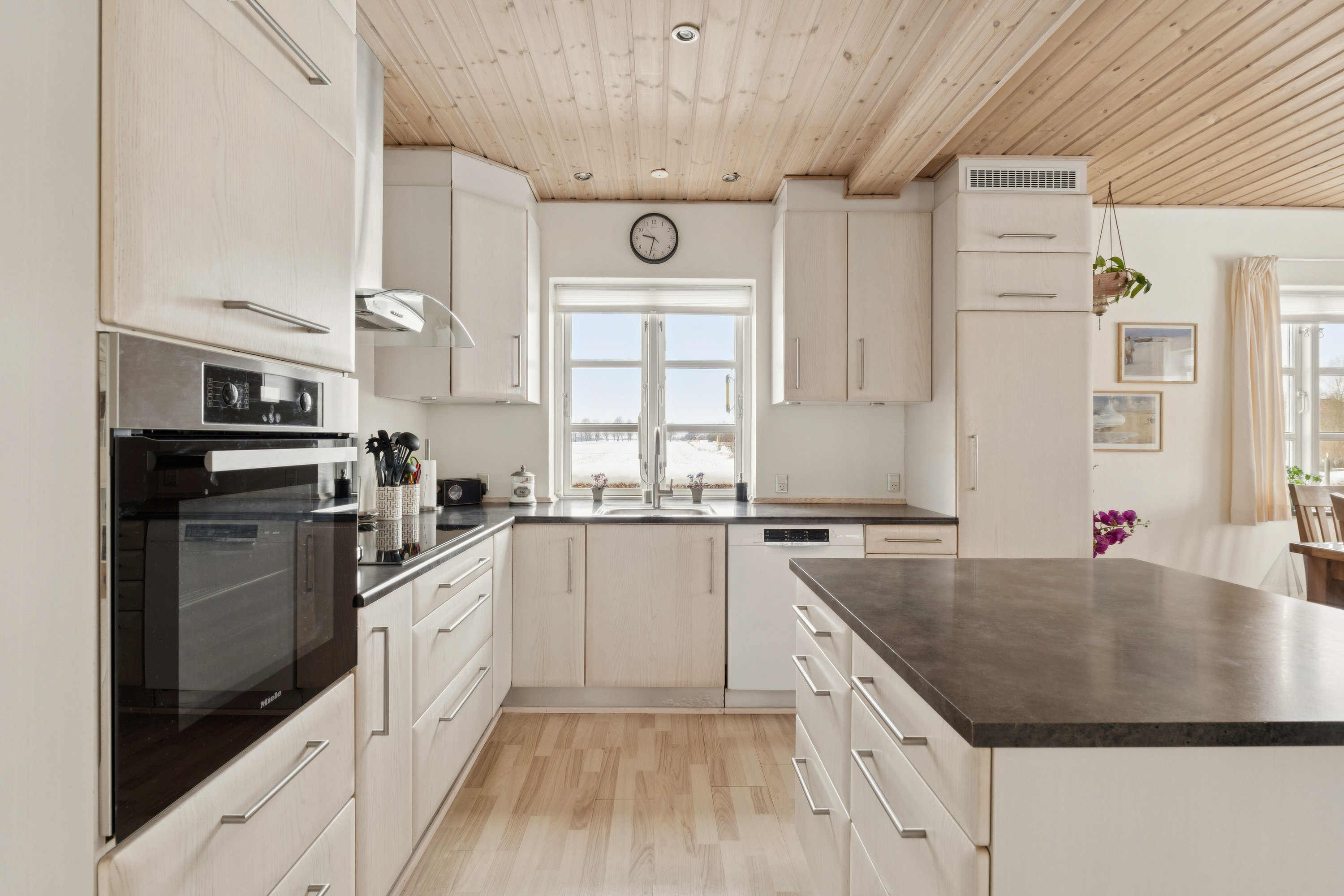 Fremhævet køkken billede i fuldskærmstilstand. Billede af Odensevej 161, Aunslev, 5800 Nyborg