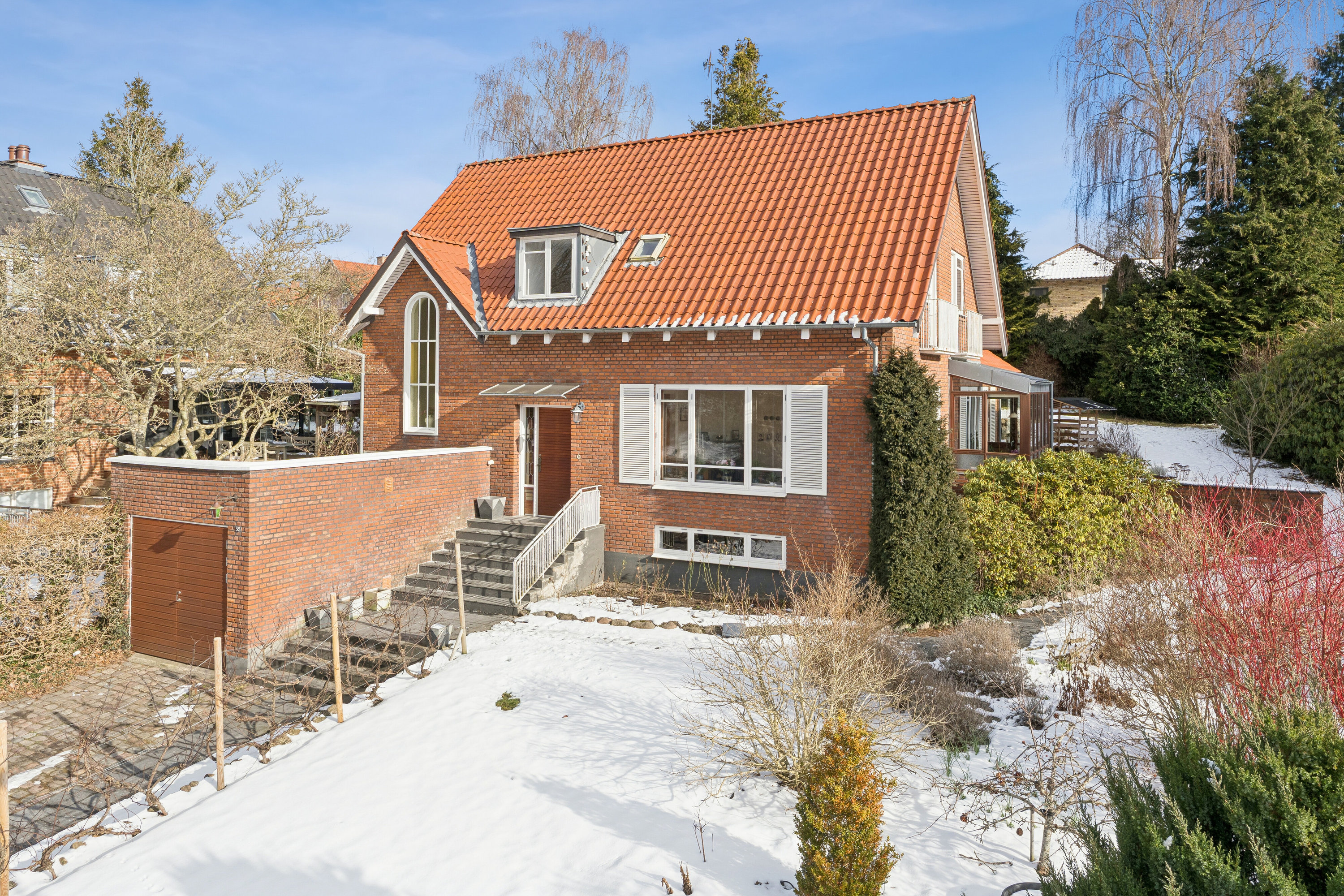 Fremhævet set fra haven billede i fuldskærmstilstand. Billede af Lyngsøvej 35, 8600 Silkeborg