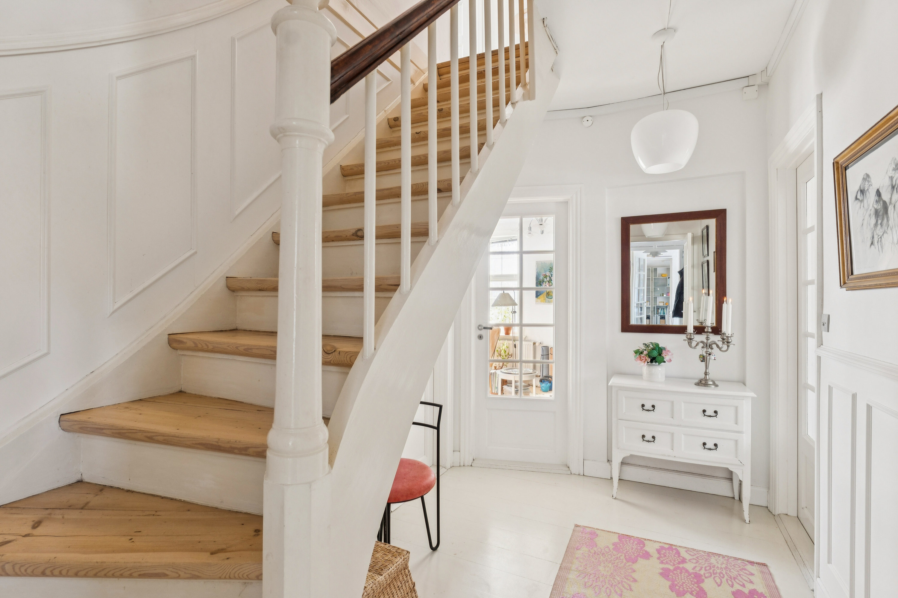 Fremhævet gang billede i fuldskærmstilstand. Billede af Dianavej 28, 2610 Rødovre