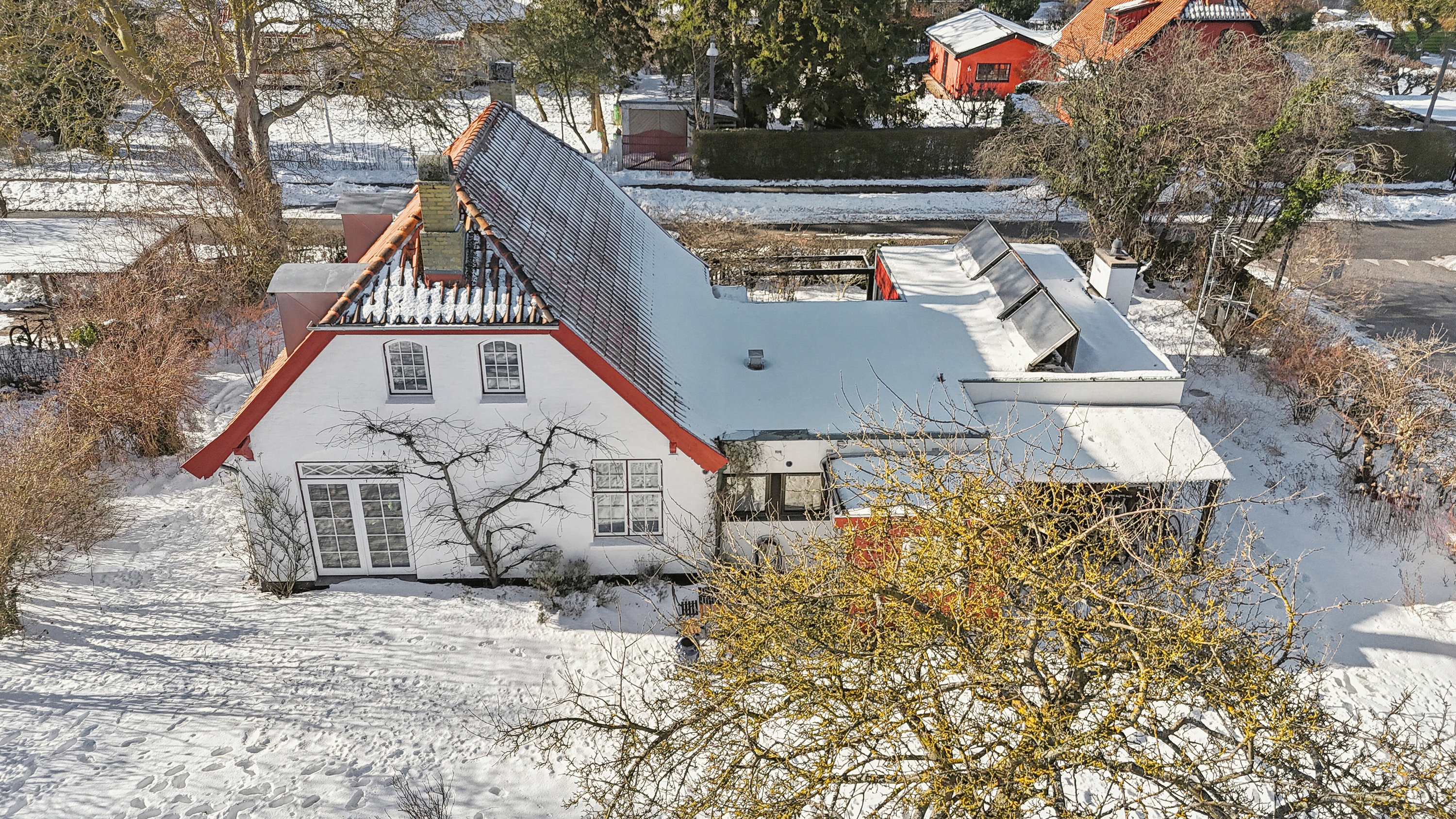Fremhævet set fra vejen billede i fuldskærmstilstand. Billede af Dianavej 28, 2610 Rødovre