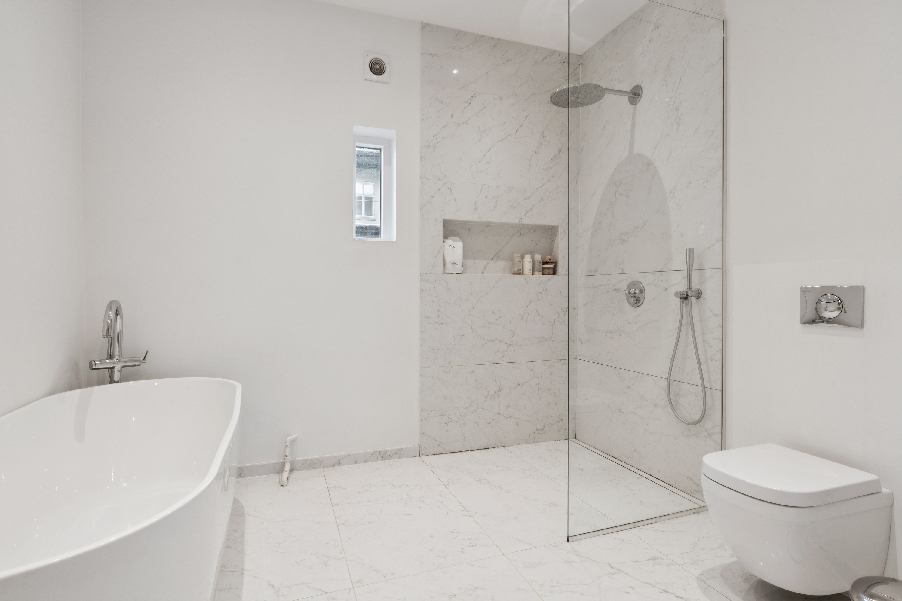 Fremhævet badeværelse billede i fuldskærmstilstand. Billede af Borgergade 2, 2. th., 9000 Aalborg