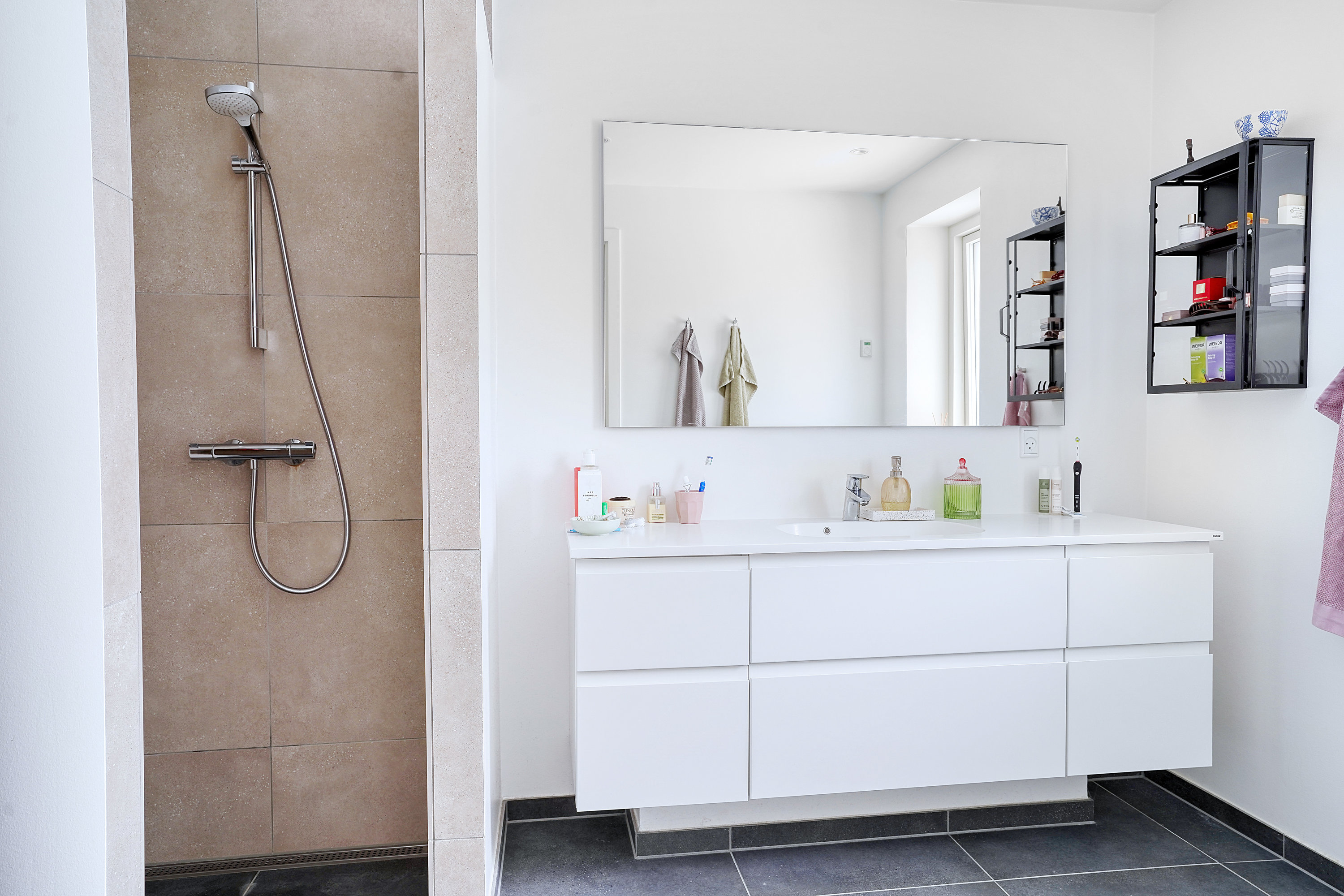 Fremhævet badeværelse billede i fuldskærmstilstand. Billede af Benediktevej 27A, 3480 Fredensborg