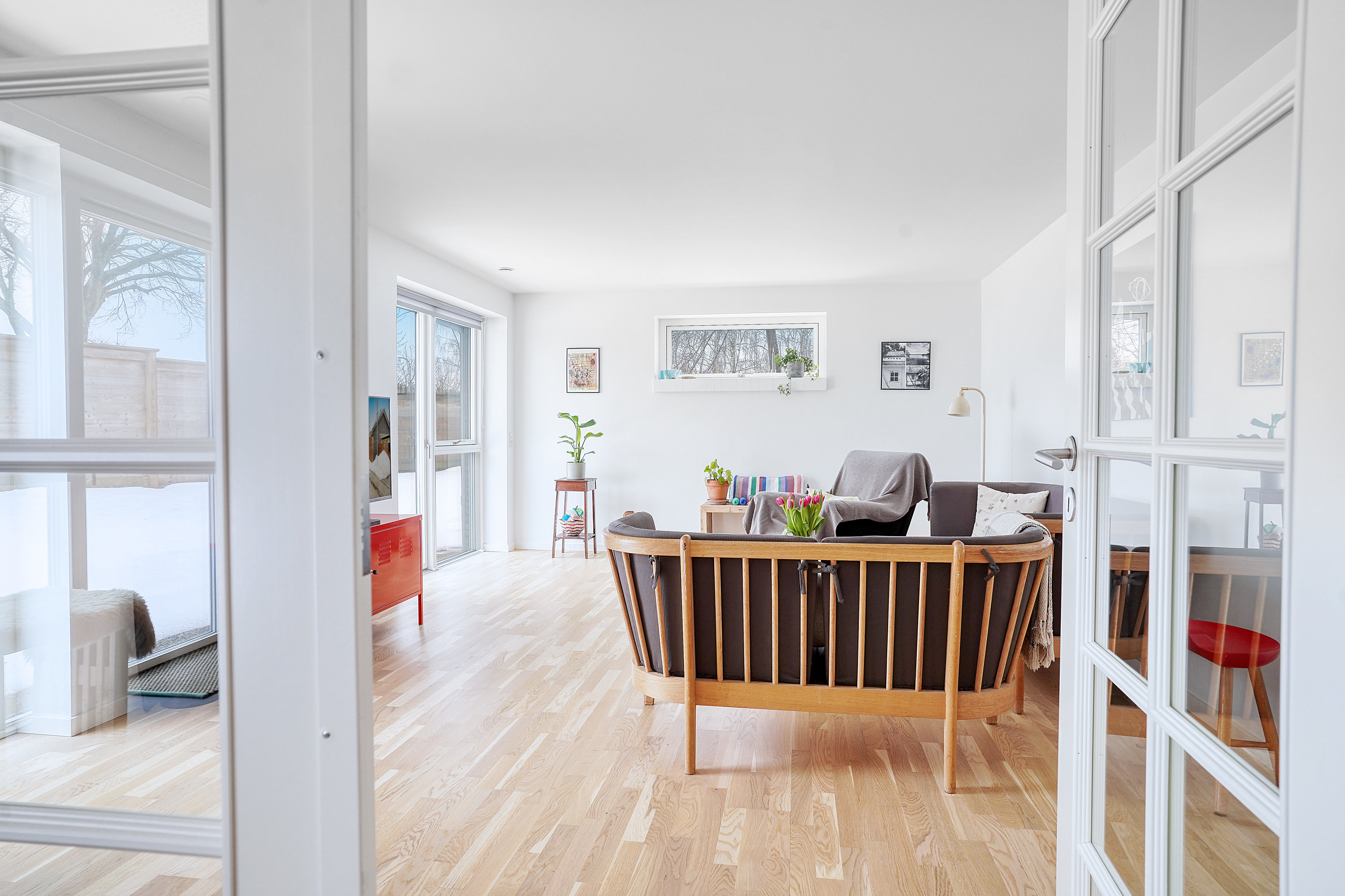 Fremhævet stue billede i fuldskærmstilstand. Billede af Benediktevej 27A, 3480 Fredensborg