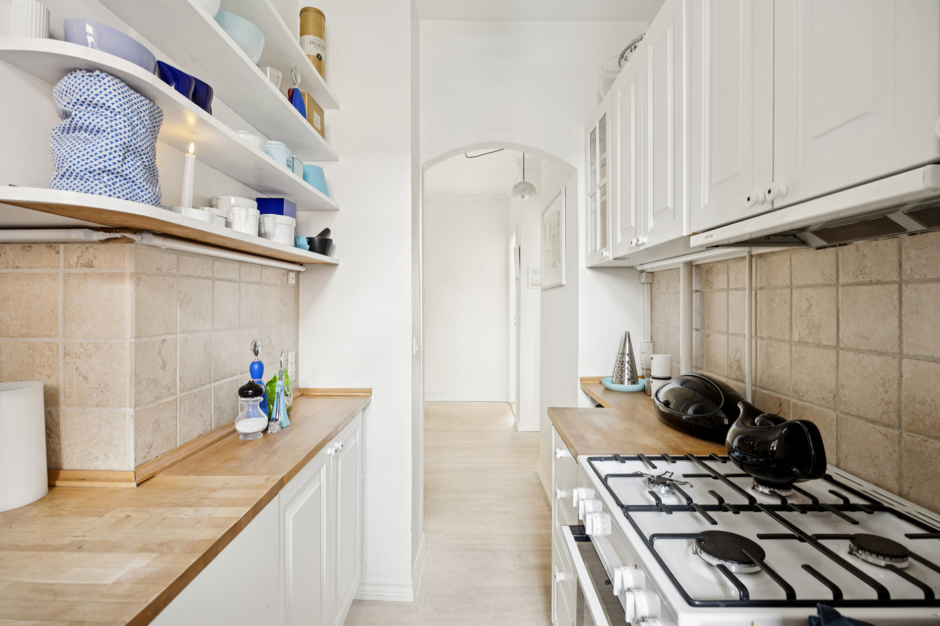 Fremhævet køkken billede i fuldskærmstilstand. Billede af Godthåbsvej 39, 2. tv., 2000 Frederiksberg