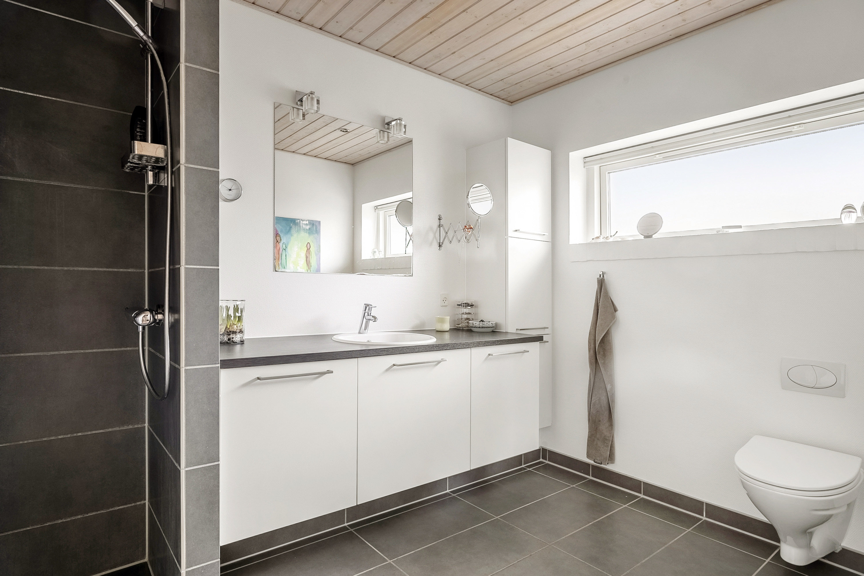 Fremhævet badeværelse billede i fuldskærmstilstand. Billede af Novembervej 3, 8700 Horsens