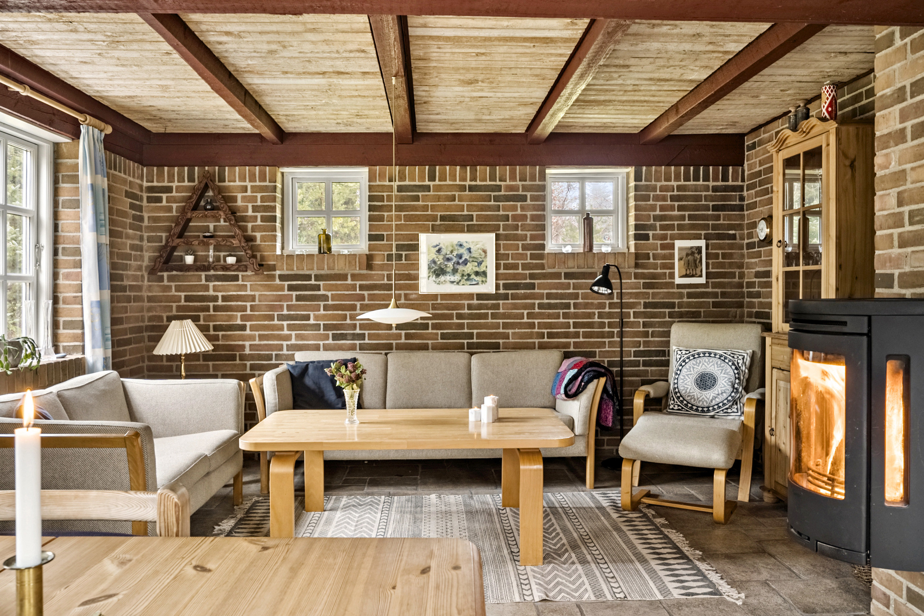 Fremhævet stue billede i fuldskærmstilstand. Billede af Bækbyvej 29, Husby, 6990 Ulfborg