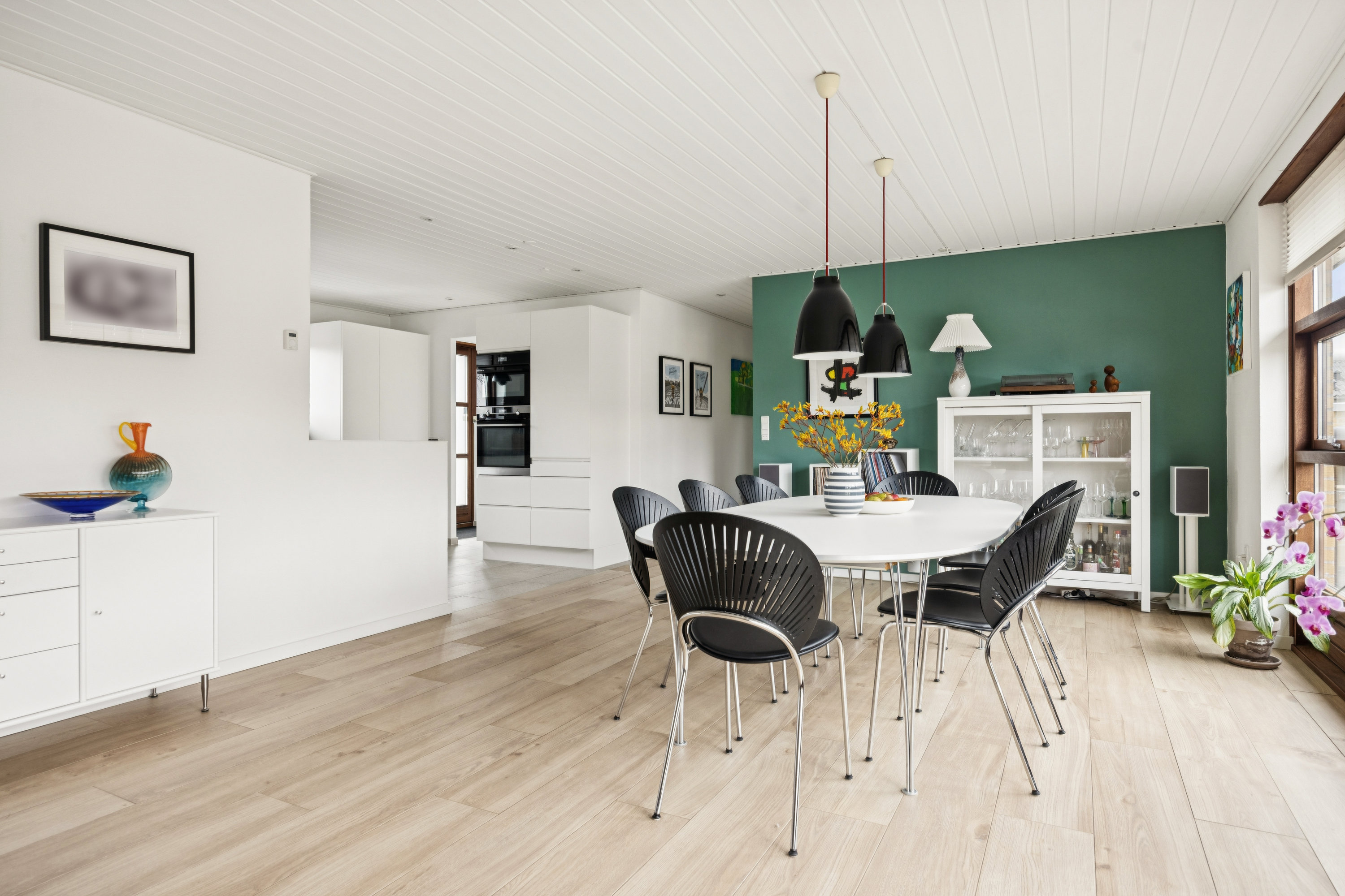 Fremhævet stue billede i fuldskærmstilstand. Billede af Nysøparken 34, 9400 Nørresundby