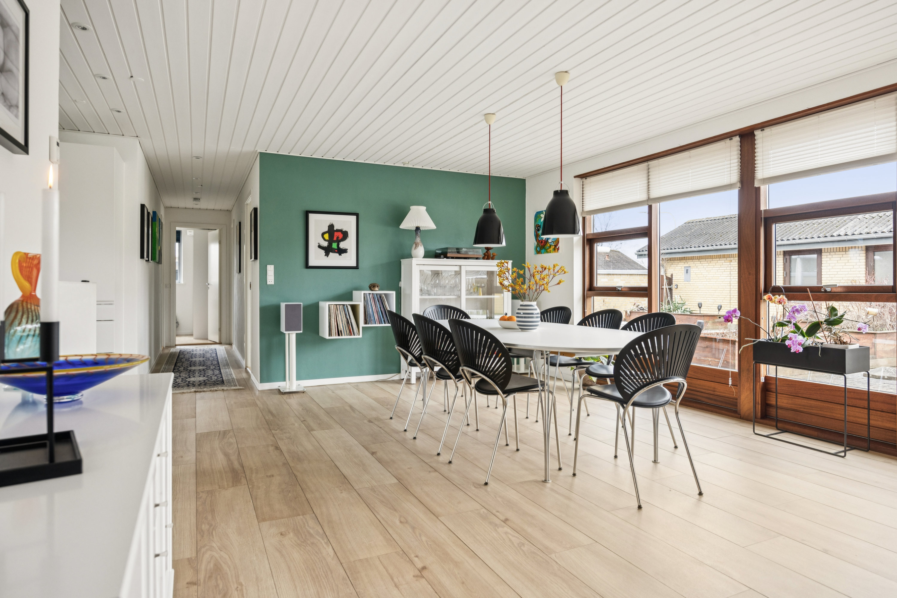 Fremhævet stue billede i fuldskærmstilstand. Billede af Nysøparken 34, 9400 Nørresundby