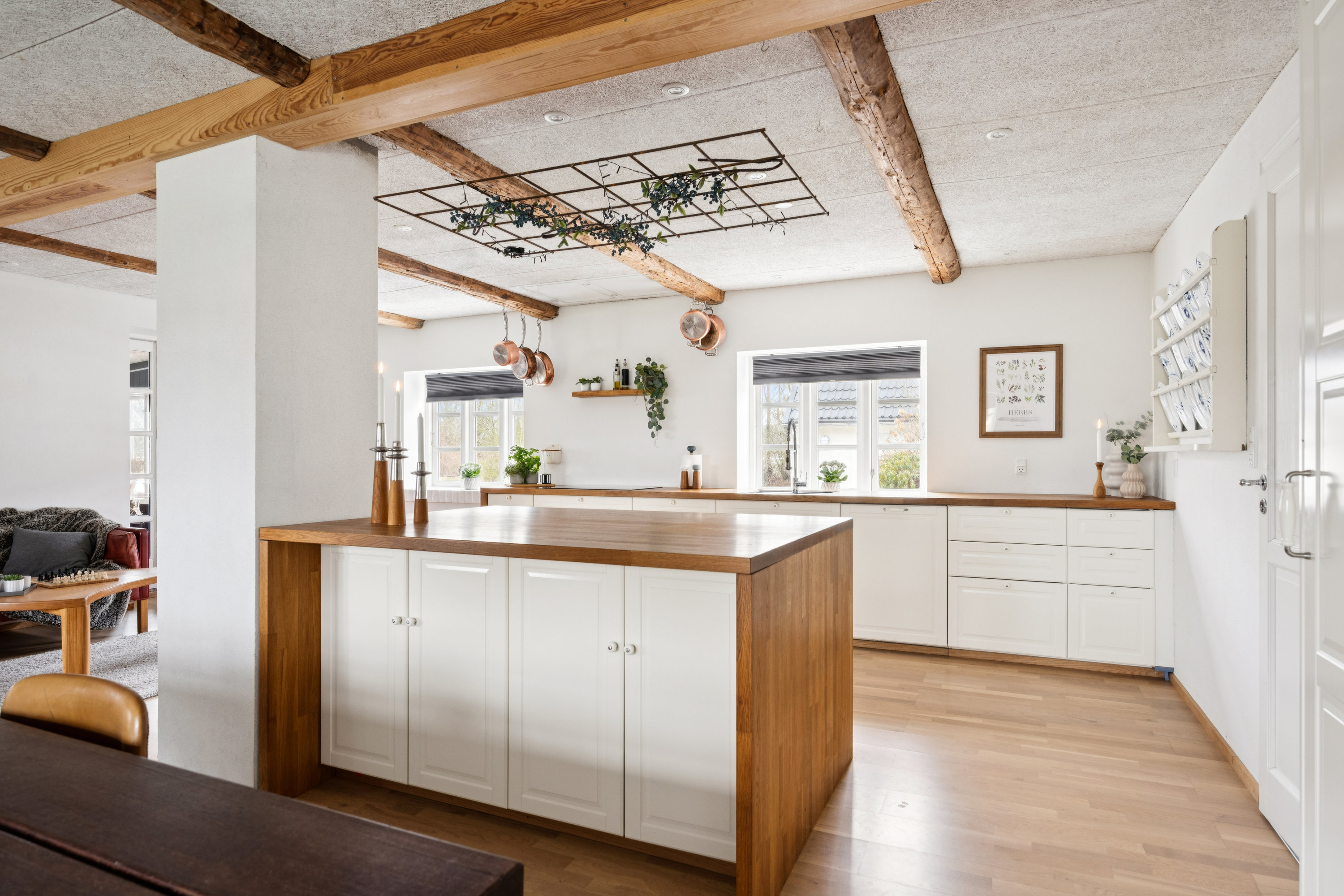 Fremhævet køkken billede i fuldskærmstilstand. Billede af Engbakkevej 5, Fausing Mark, 8961 Allingåbro