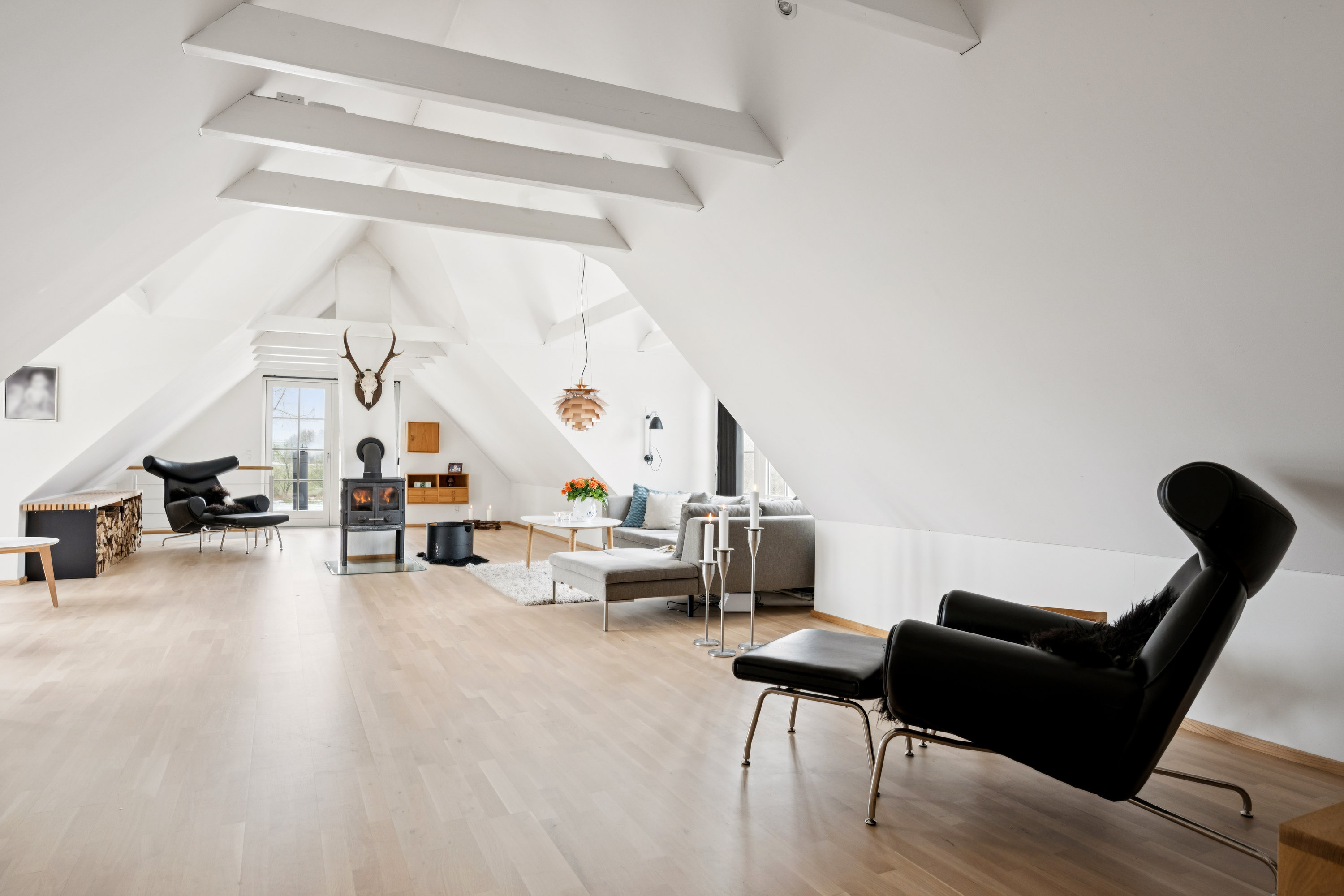 Fremhævet stue billede i fuldskærmstilstand. Billede af Engbakkevej 5, Fausing Mark, 8961 Allingåbro