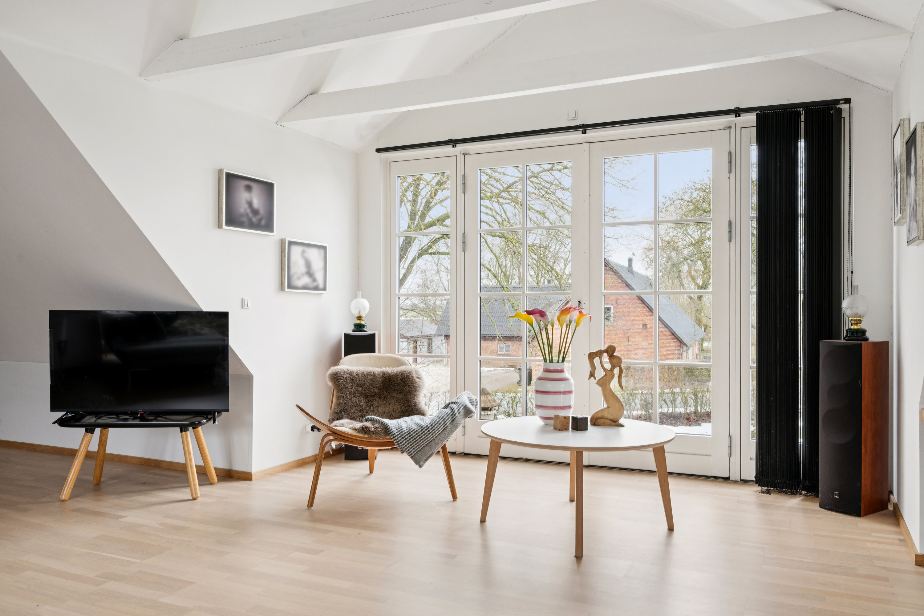 Fremhævet stue billede i fuldskærmstilstand. Billede af Engbakkevej 5, Fausing Mark, 8961 Allingåbro