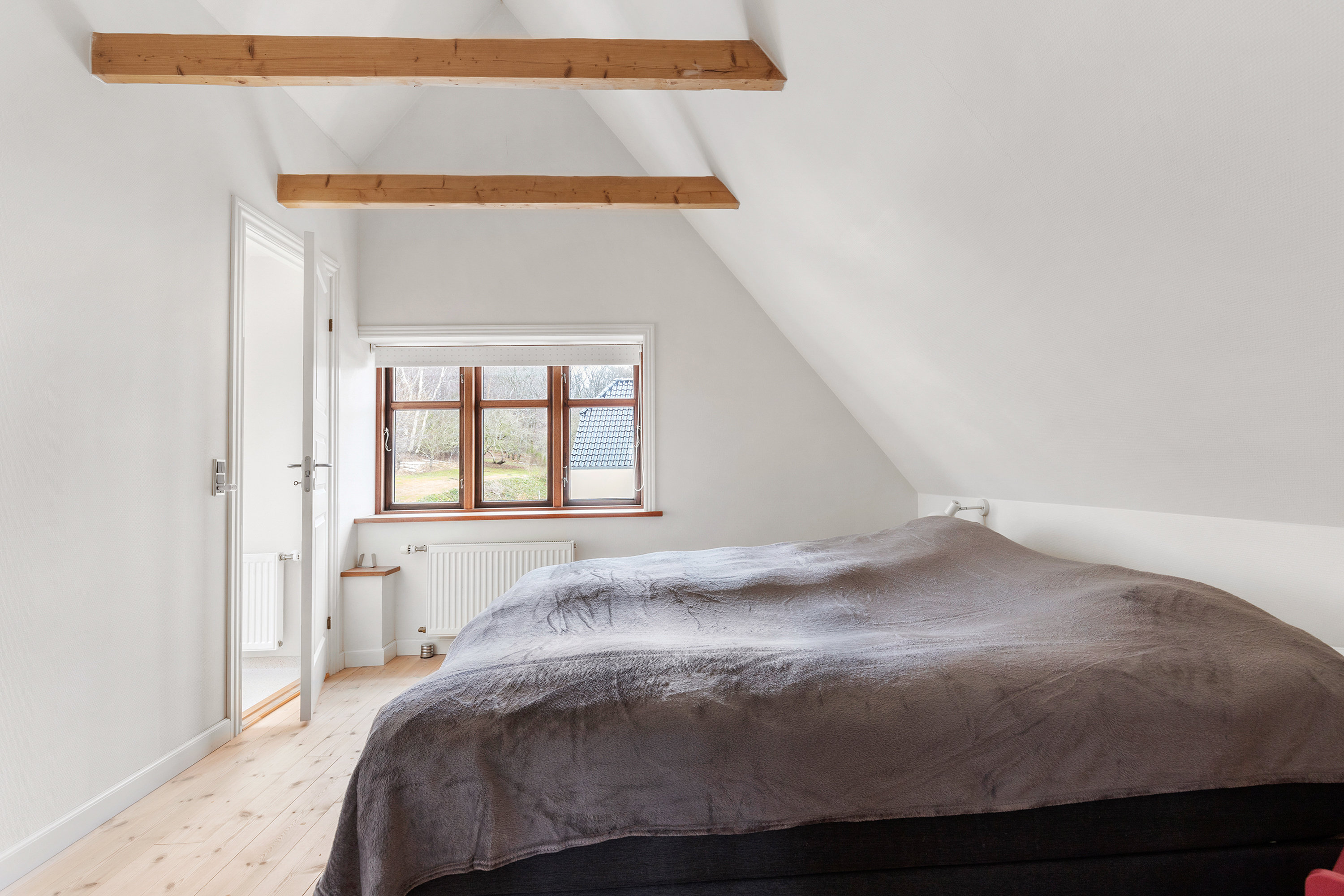 Fremhævet soveværelse billede i fuldskærmstilstand. Billede af Dybvad Mølle Vej 5, Dybvad Mølle, 9600 Aars