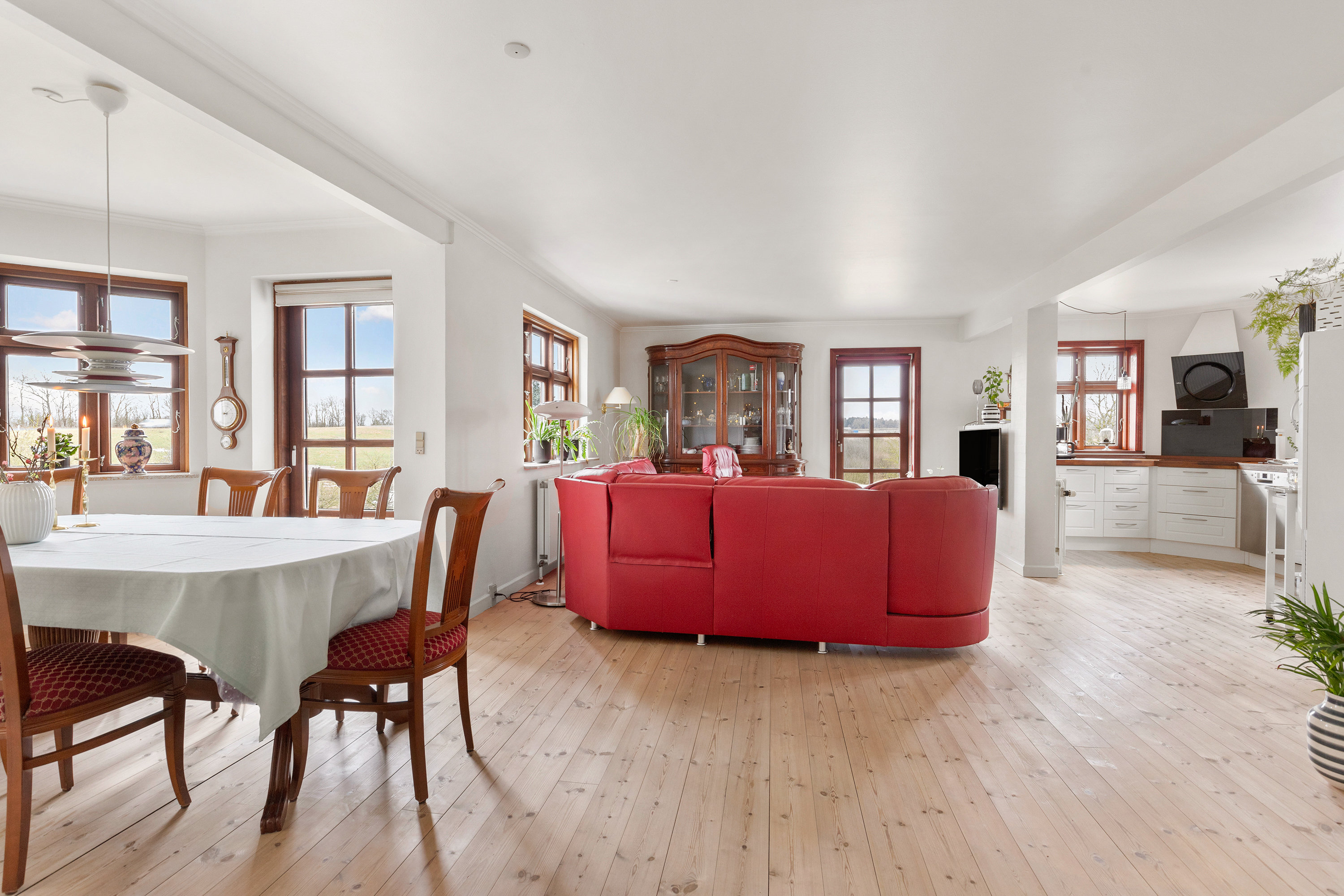 Fremhævet stue billede i fuldskærmstilstand. Billede af Dybvad Mølle Vej 5, Dybvad Mølle, 9600 Aars