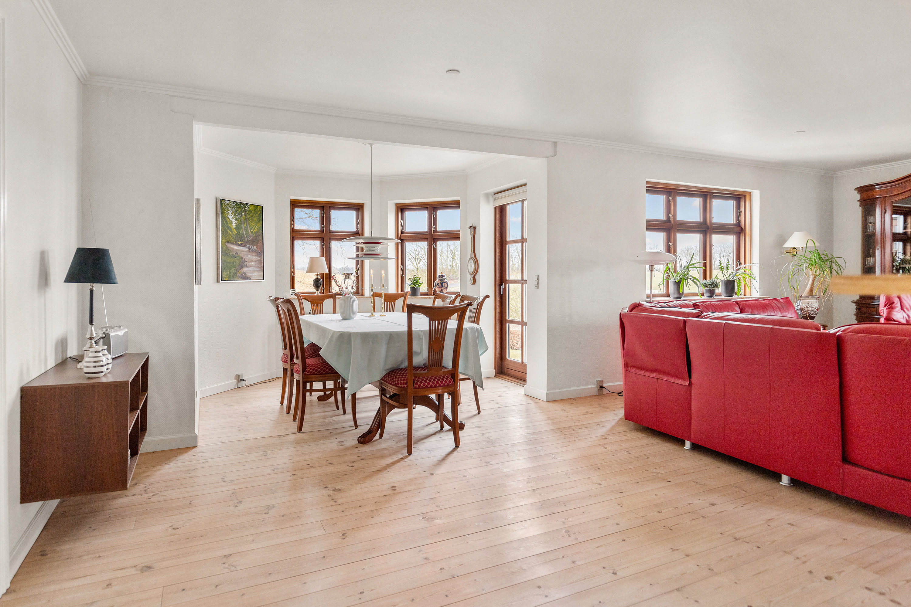 Fremhævet stue billede i fuldskærmstilstand. Billede af Dybvad Mølle Vej 5, Dybvad Mølle, 9600 Aars