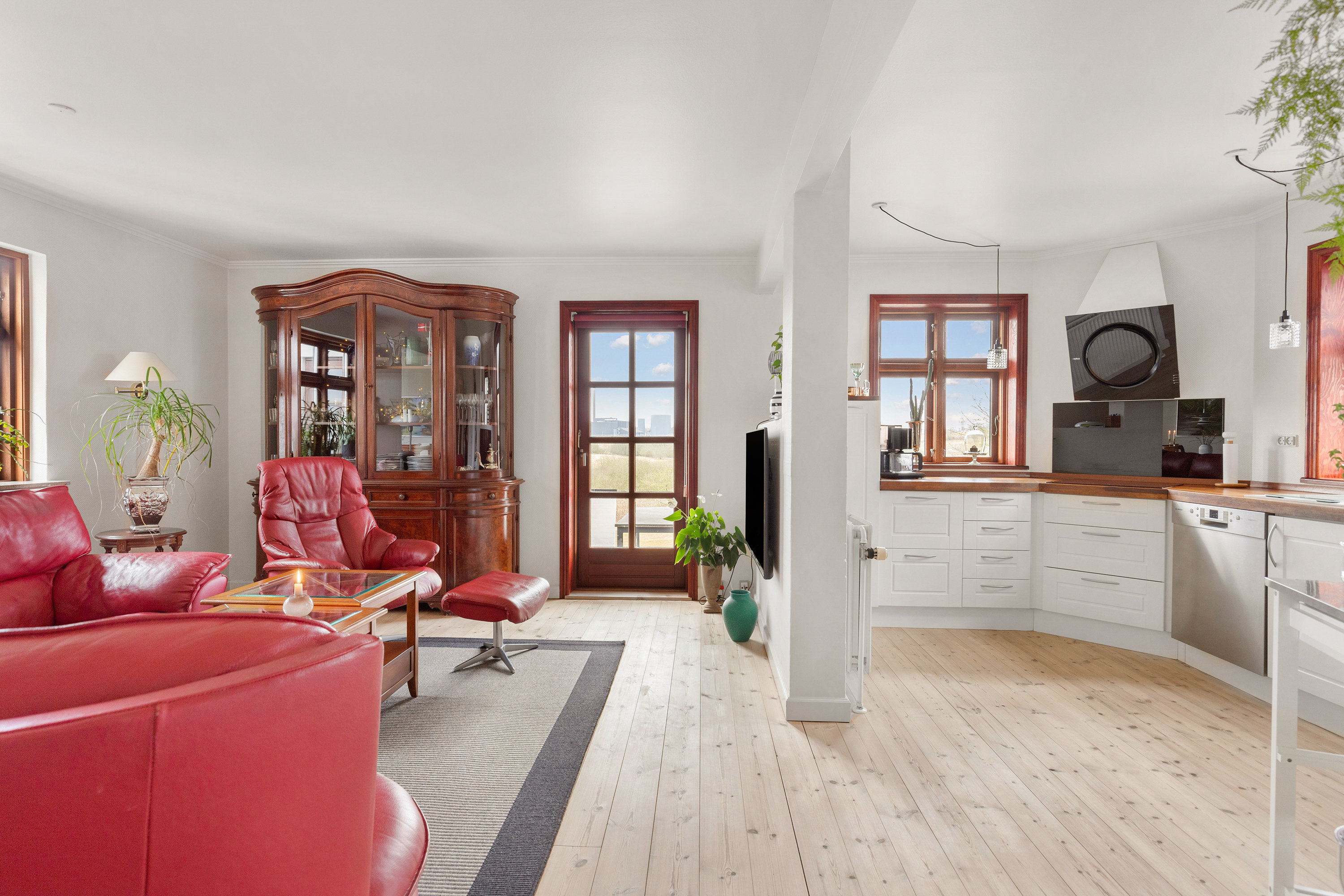 Fremhævet stue billede i fuldskærmstilstand. Billede af Dybvad Mølle Vej 5, Dybvad Mølle, 9600 Aars