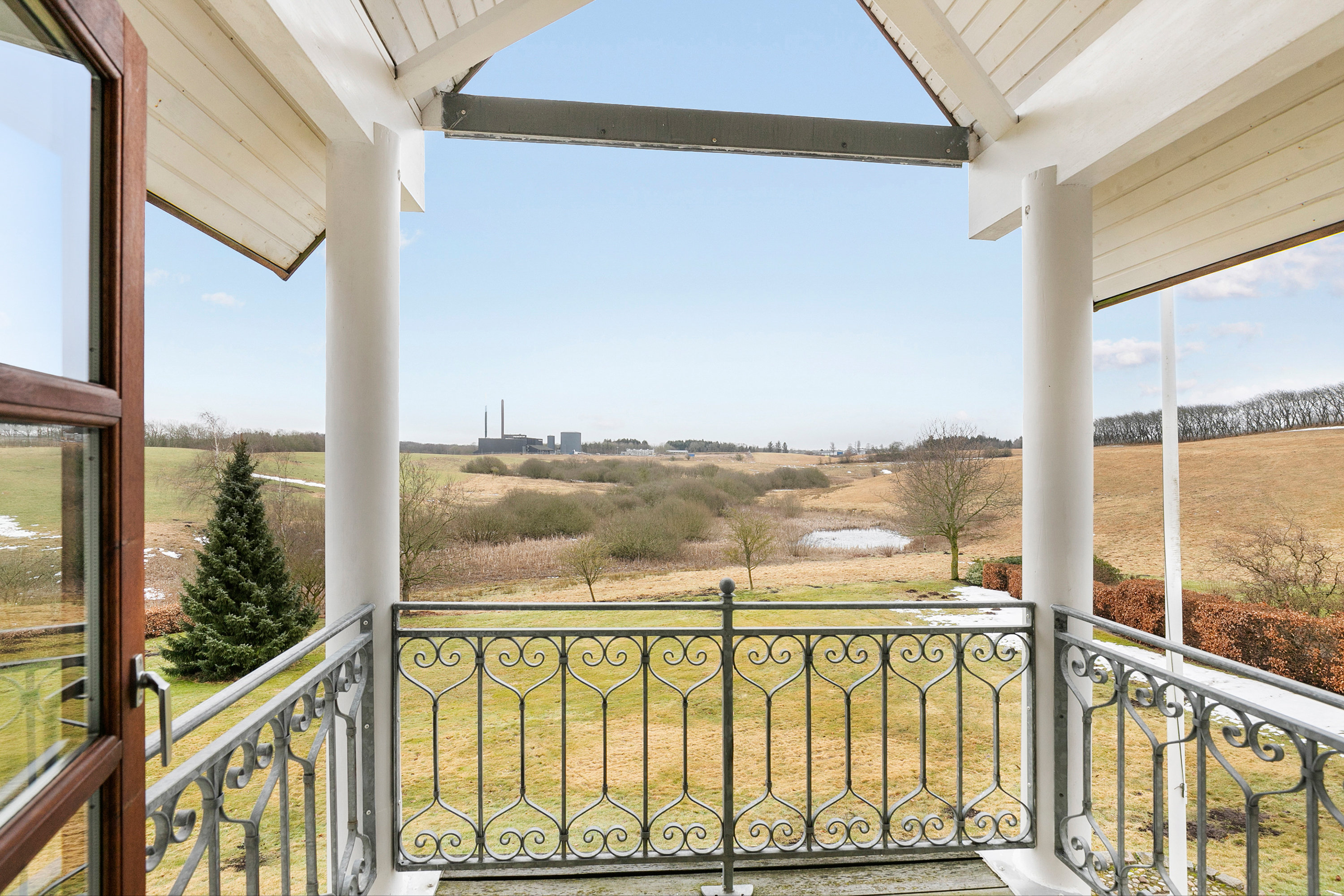 Fremhævet altan billede i fuldskærmstilstand. Billede af Dybvad Mølle Vej 5, Dybvad Mølle, 9600 Aars