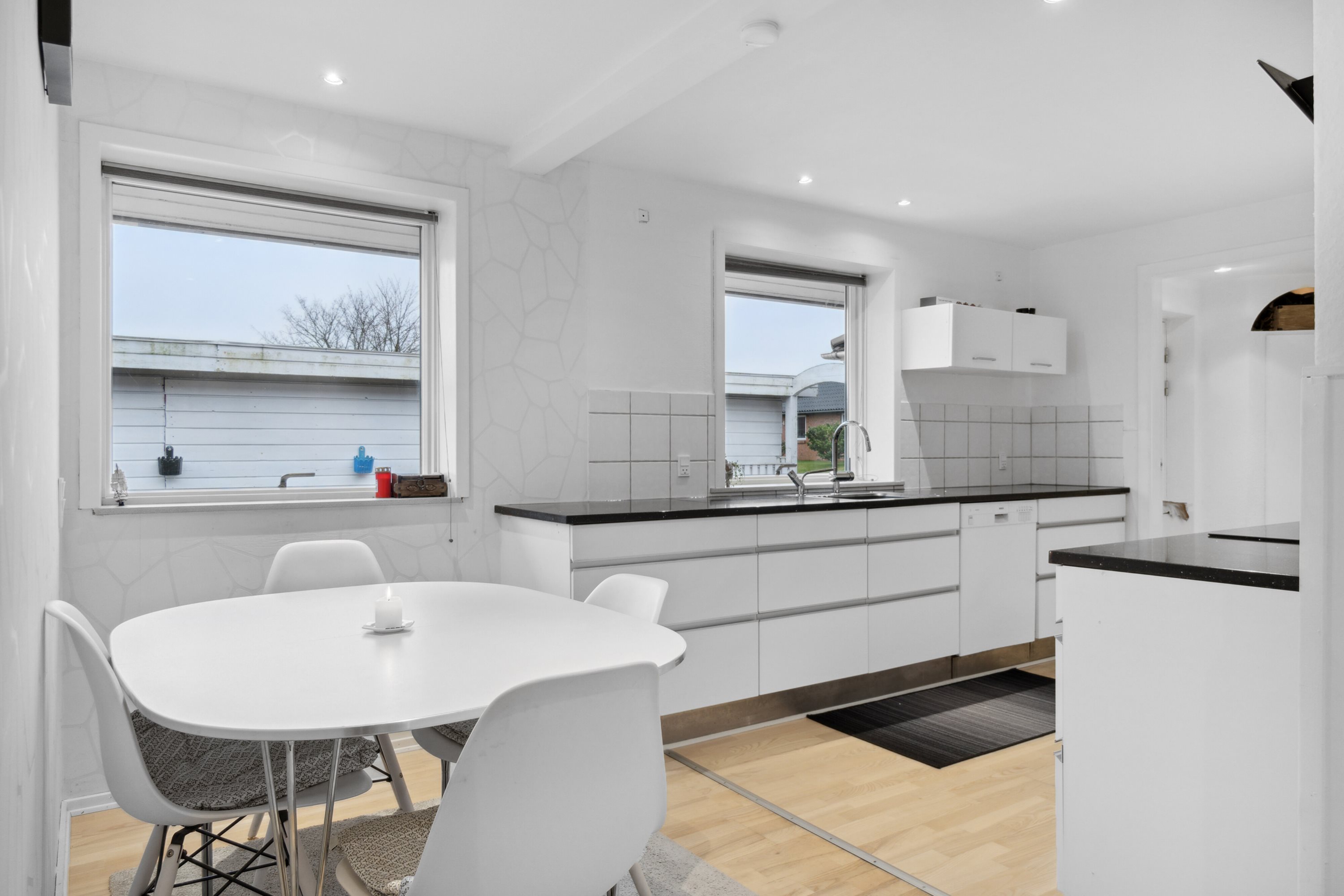 Fremhævet køkken billede i fuldskærmstilstand. Billede af Langelandsgade 10, Rindum, 6950 Ringkøbing