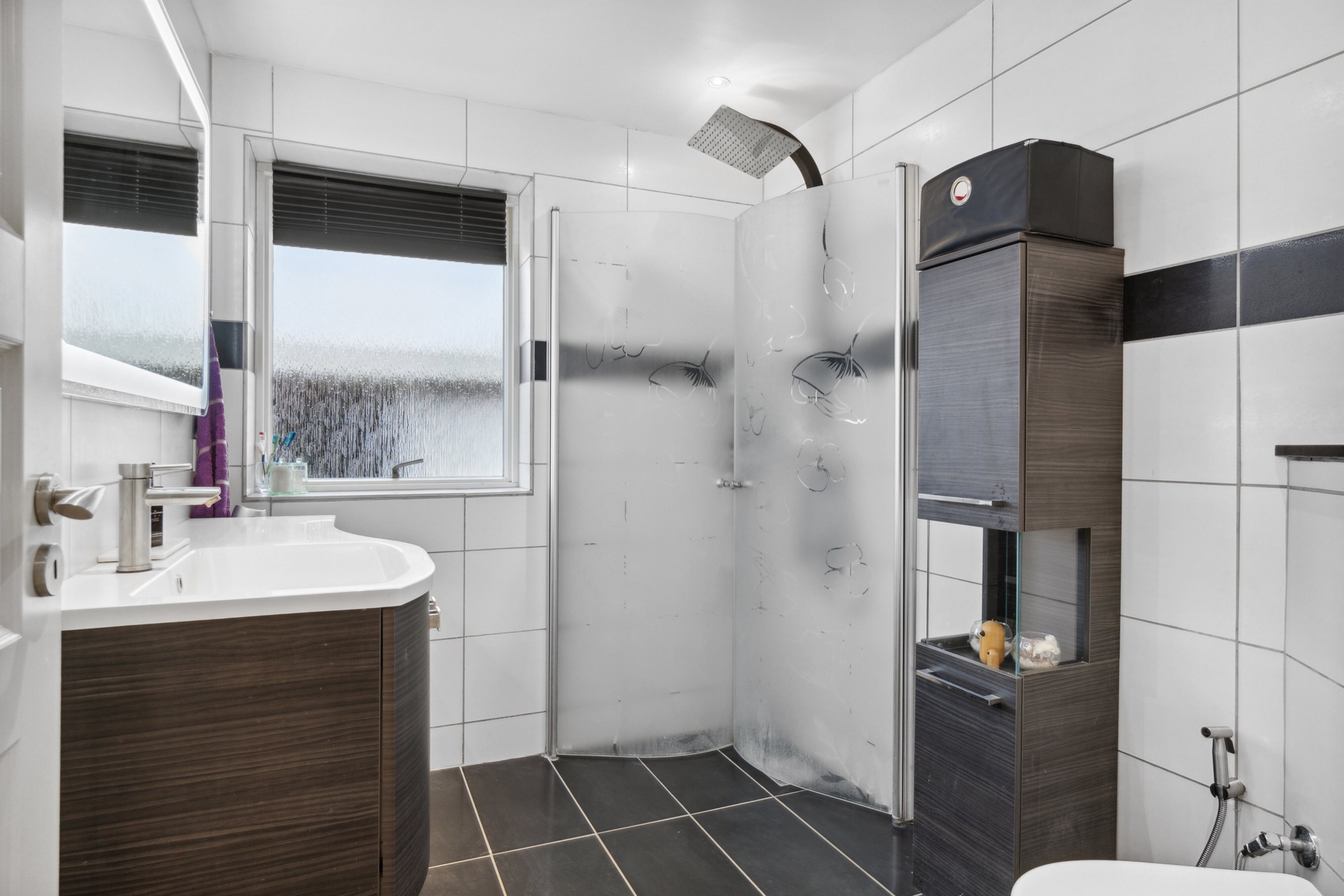 Fremhævet badeværelse billede i fuldskærmstilstand. Billede af Langelandsgade 10, Rindum, 6950 Ringkøbing