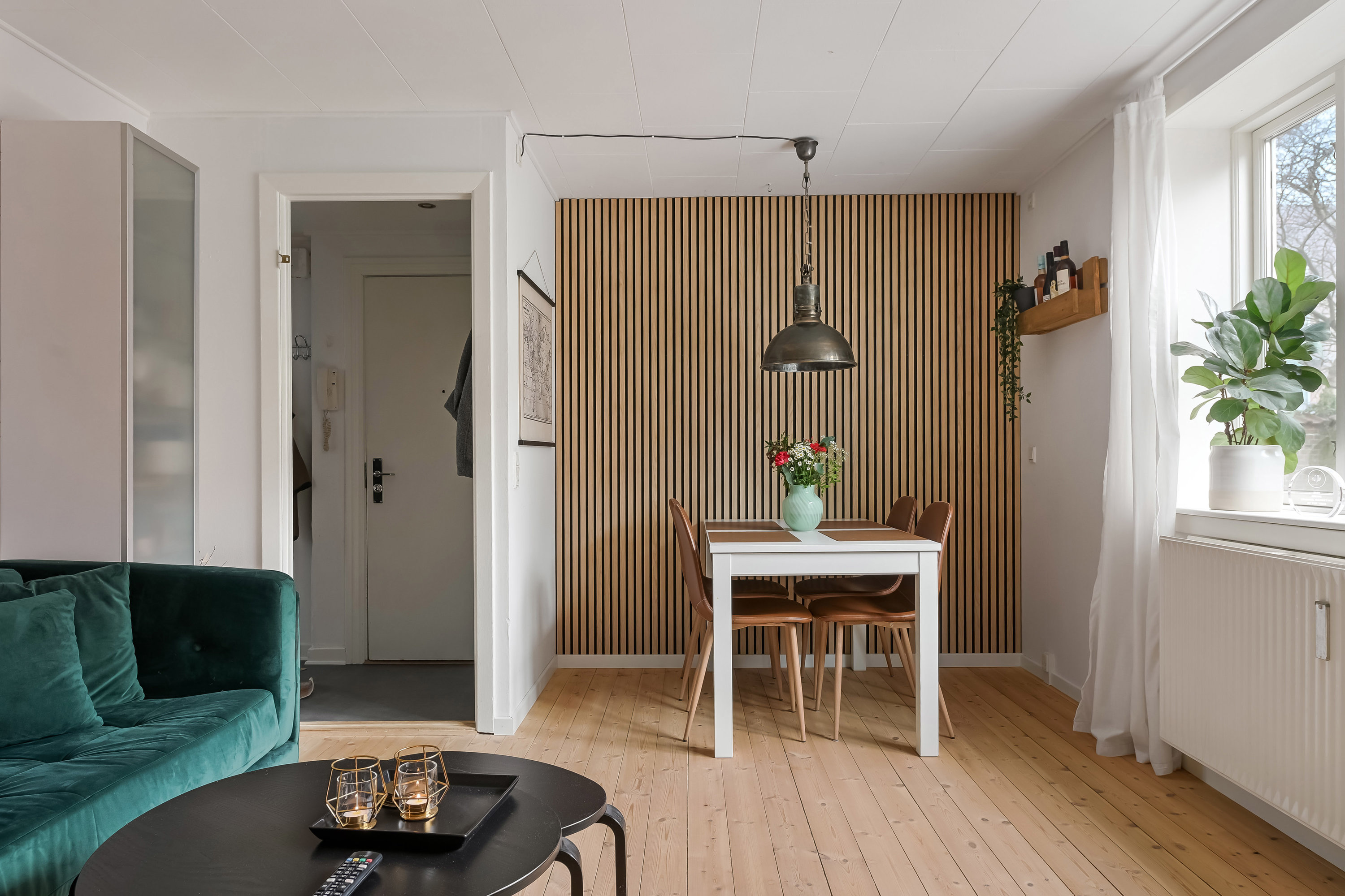 Fremhævet stue billede i fuldskærmstilstand. Billede af Nygårdsvej 129A, st.. tv., 6700 Esbjerg