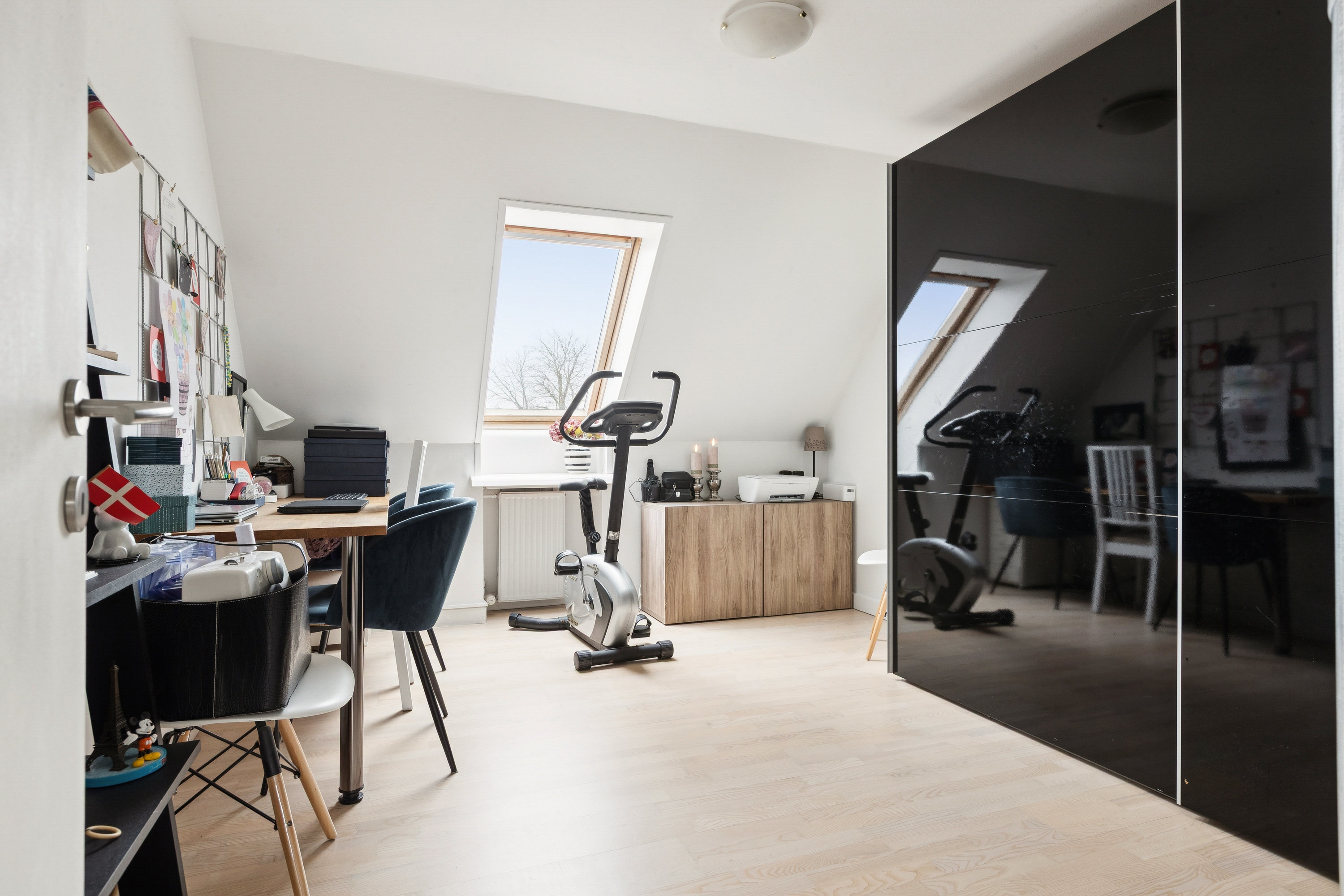 Fremhævet værelse billede i fuldskærmstilstand. Billede af Søndertoften 43, 2630 Taastrup