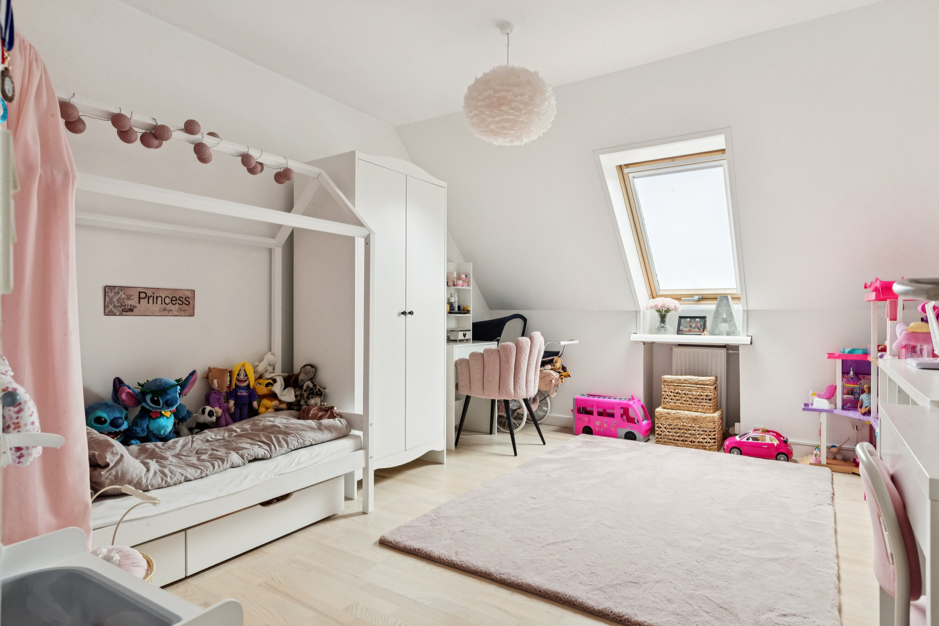 Fremhævet værelse billede i fuldskærmstilstand. Billede af Søndertoften 43, 2630 Taastrup