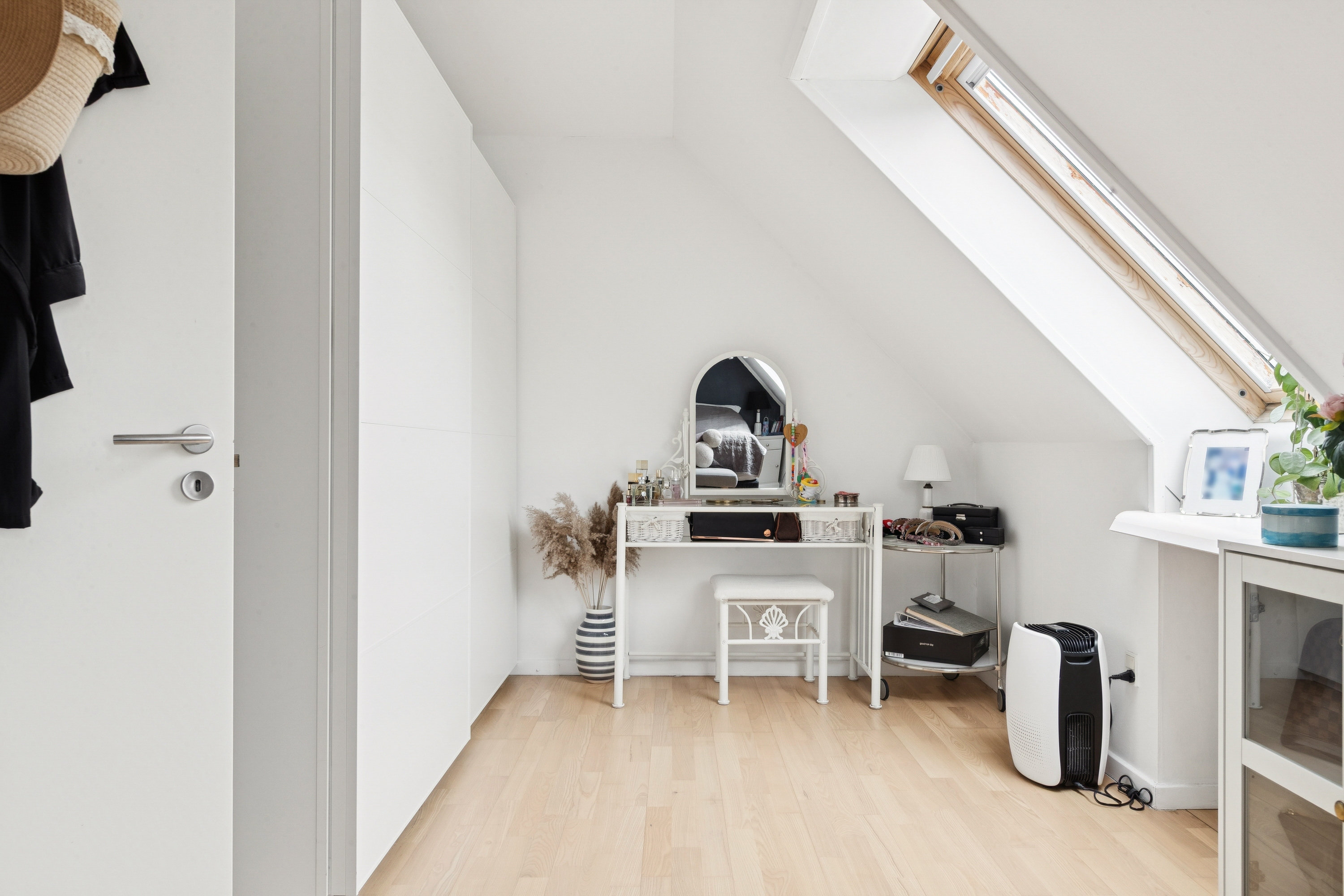 Fremhævet værelse billede i fuldskærmstilstand. Billede af Søndertoften 43, 2630 Taastrup