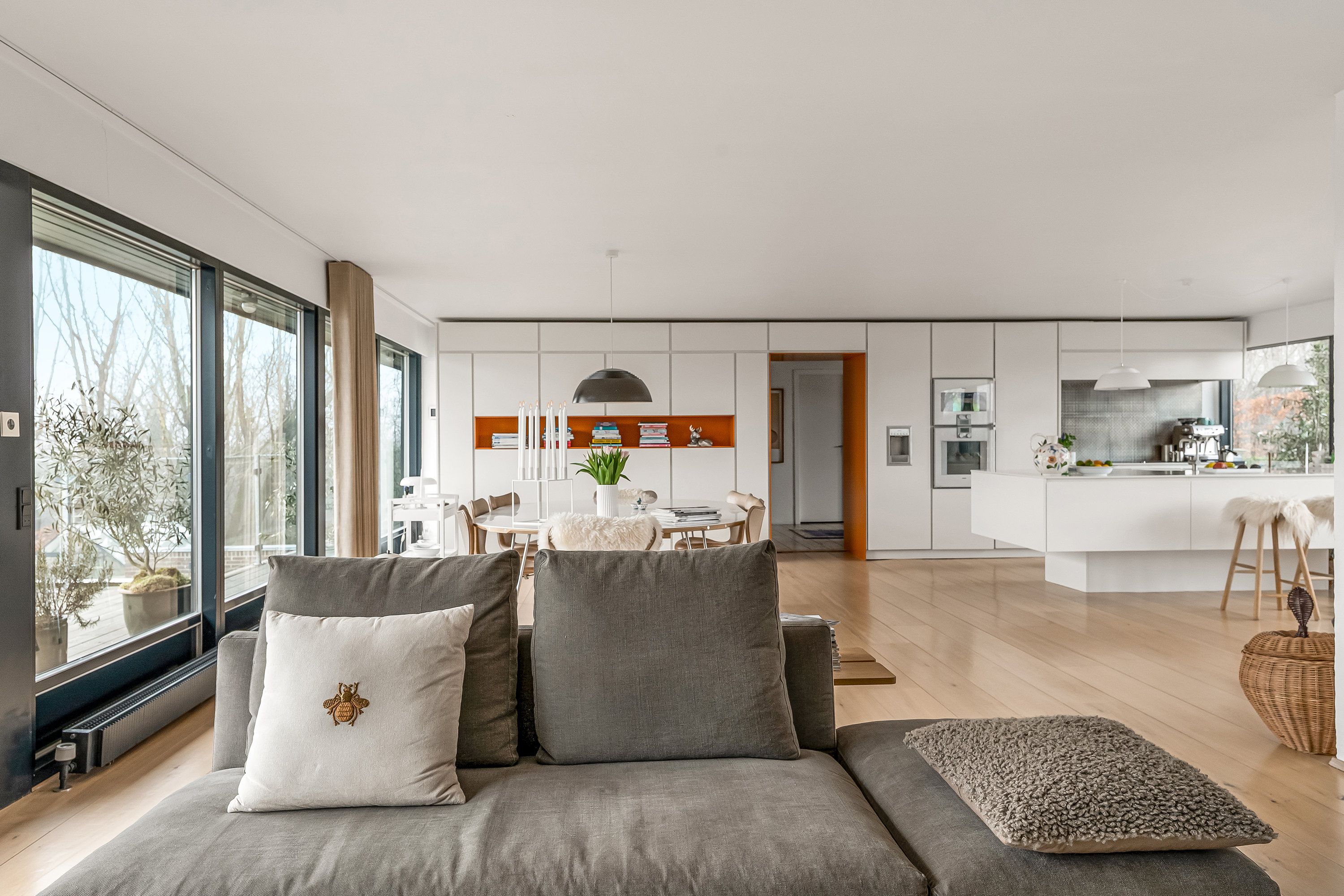 Fremhævet stue billede i fuldskærmstilstand. Billede af Spinkebjerg 8, Gjellerup, 7400 Herning