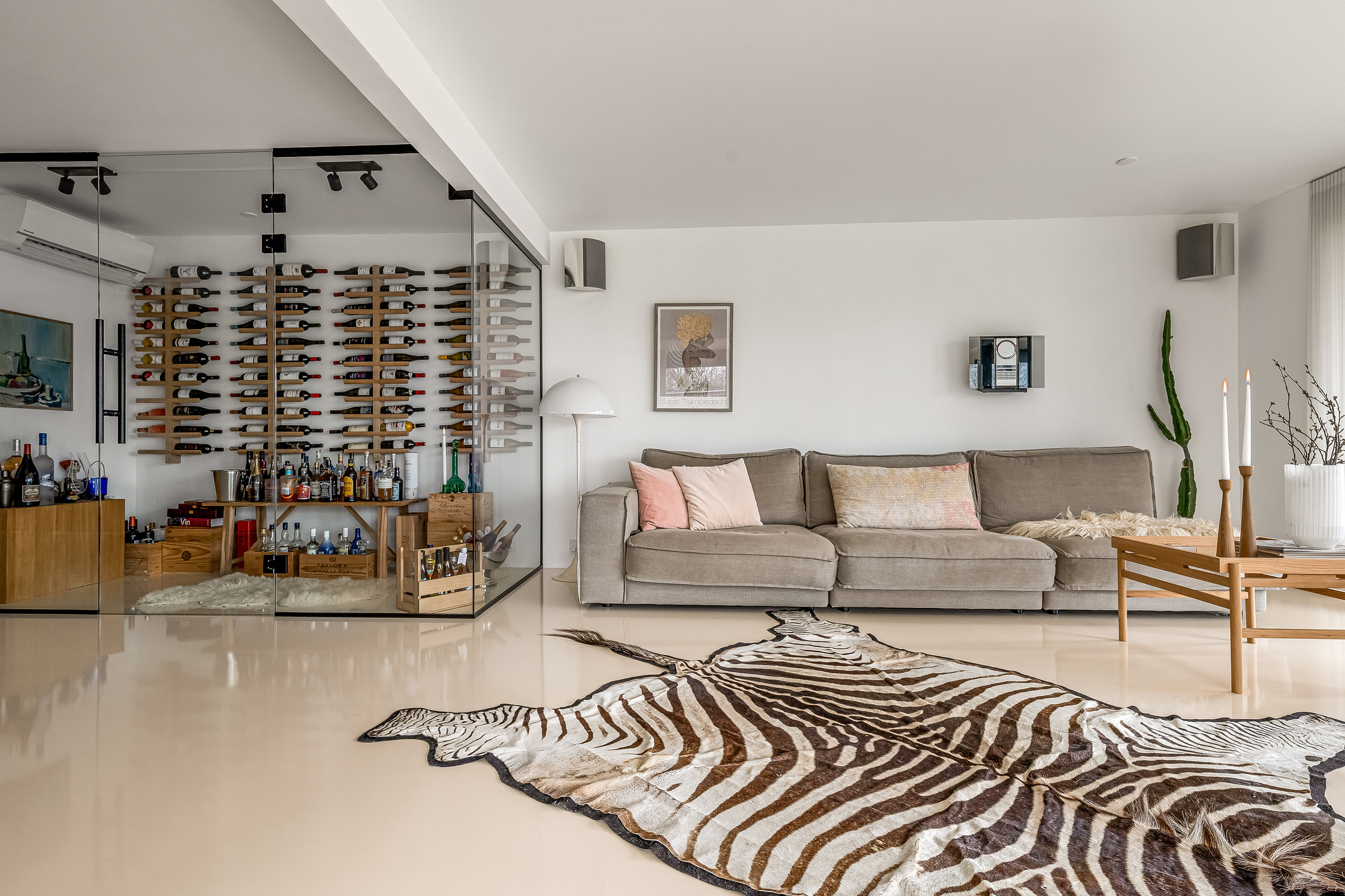 Fremhævet stue billede i fuldskærmstilstand. Billede af Spinkebjerg 8, Gjellerup, 7400 Herning