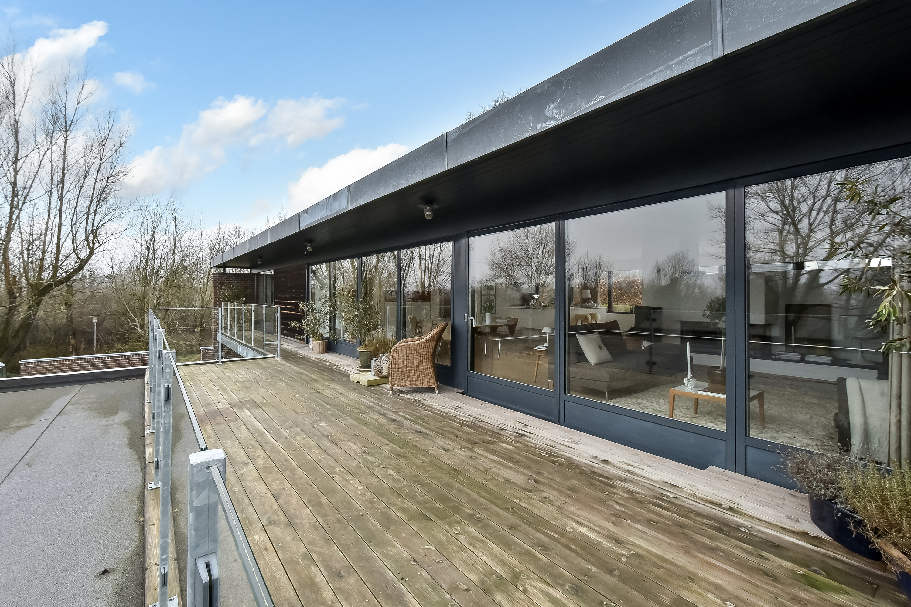 Fremhævet tagterrasse billede i fuldskærmstilstand. Billede af Spinkebjerg 8, Gjellerup, 7400 Herning