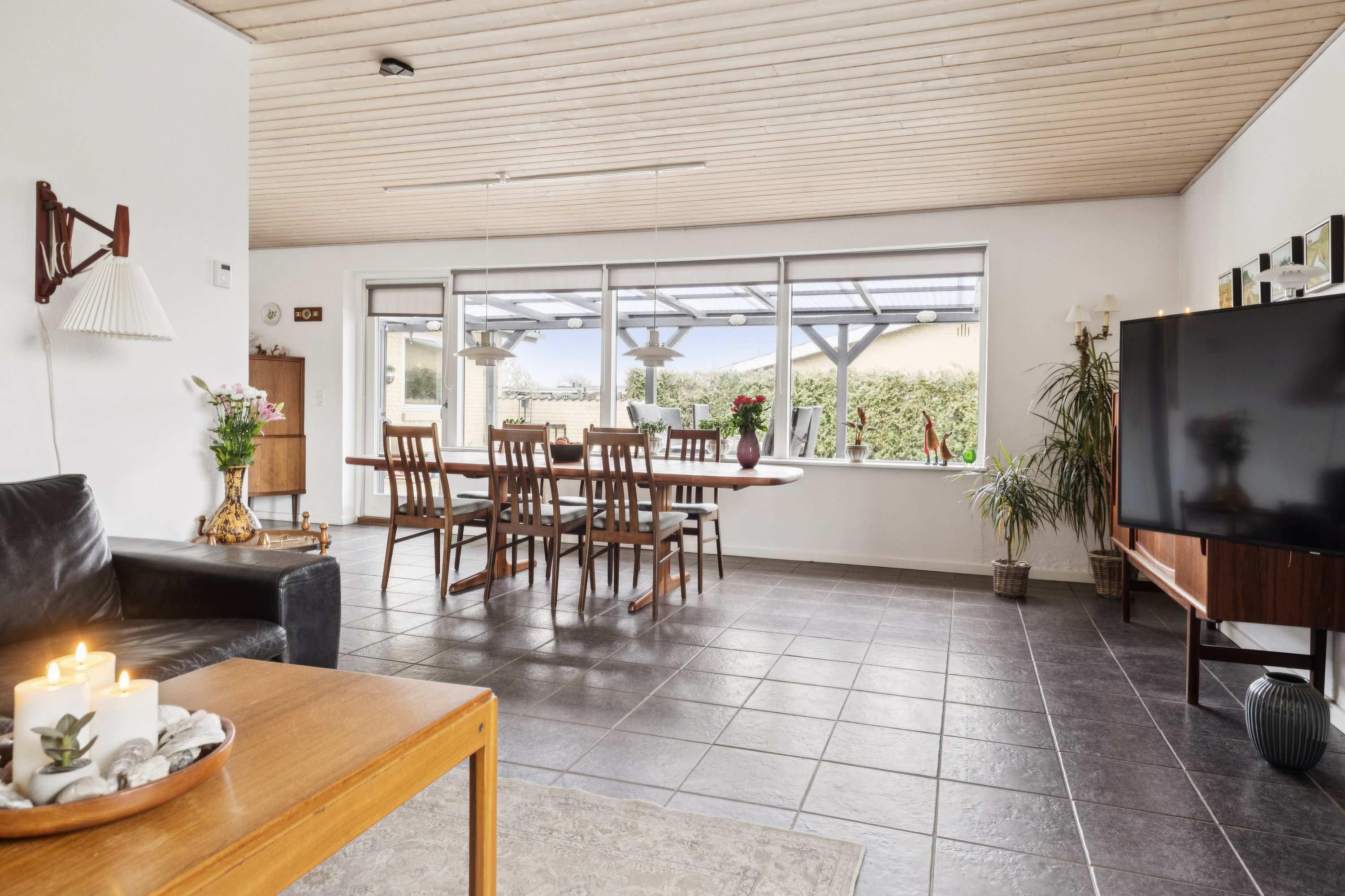 Fremhævet stue billede i fuldskærmstilstand. Billede af Dunbirkevej 14, 9382 Tylstrup