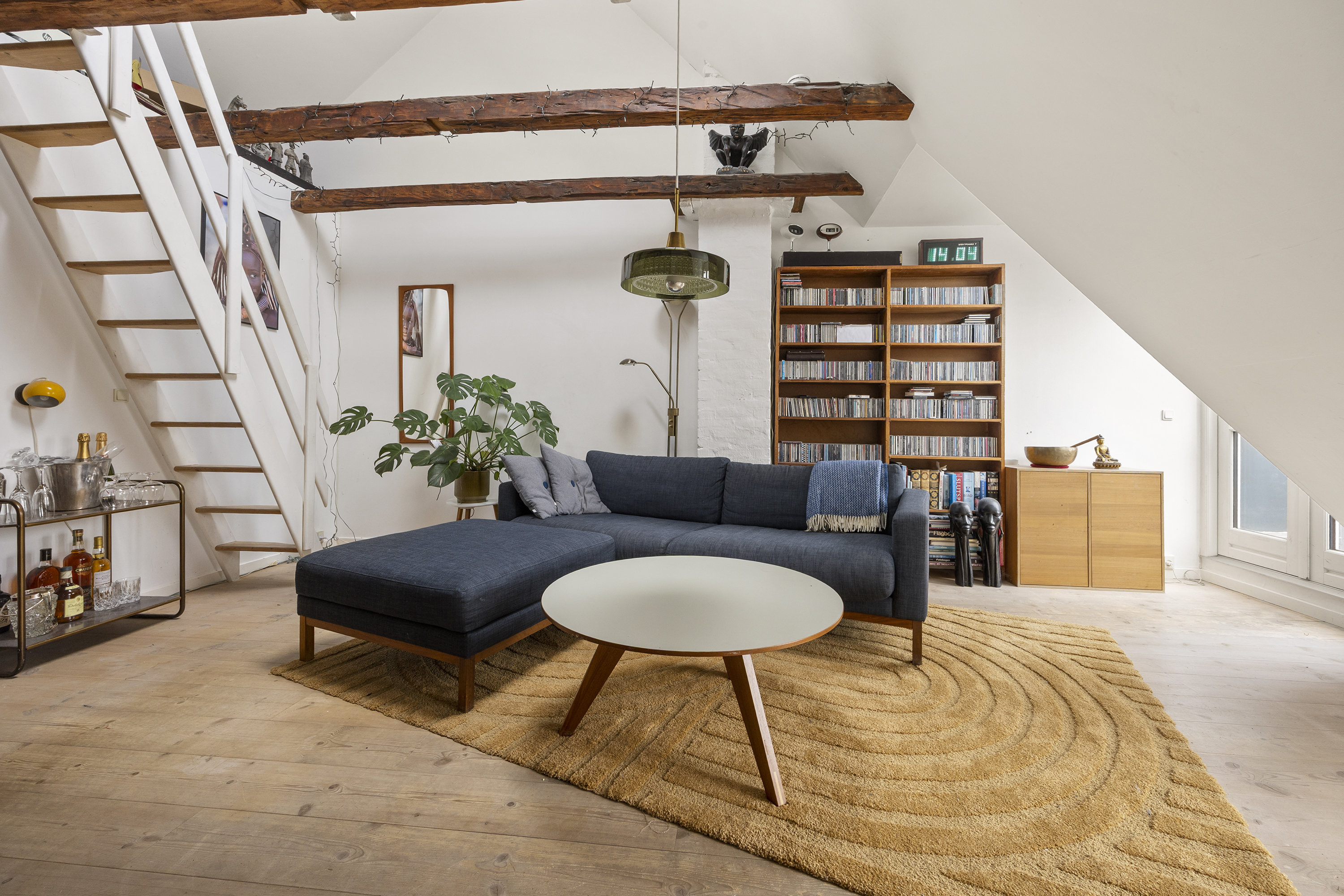 Fremhævet stue billede i fuldskærmstilstand. Billede af Julius Bloms Gade 29, 4. th., 2200 København N