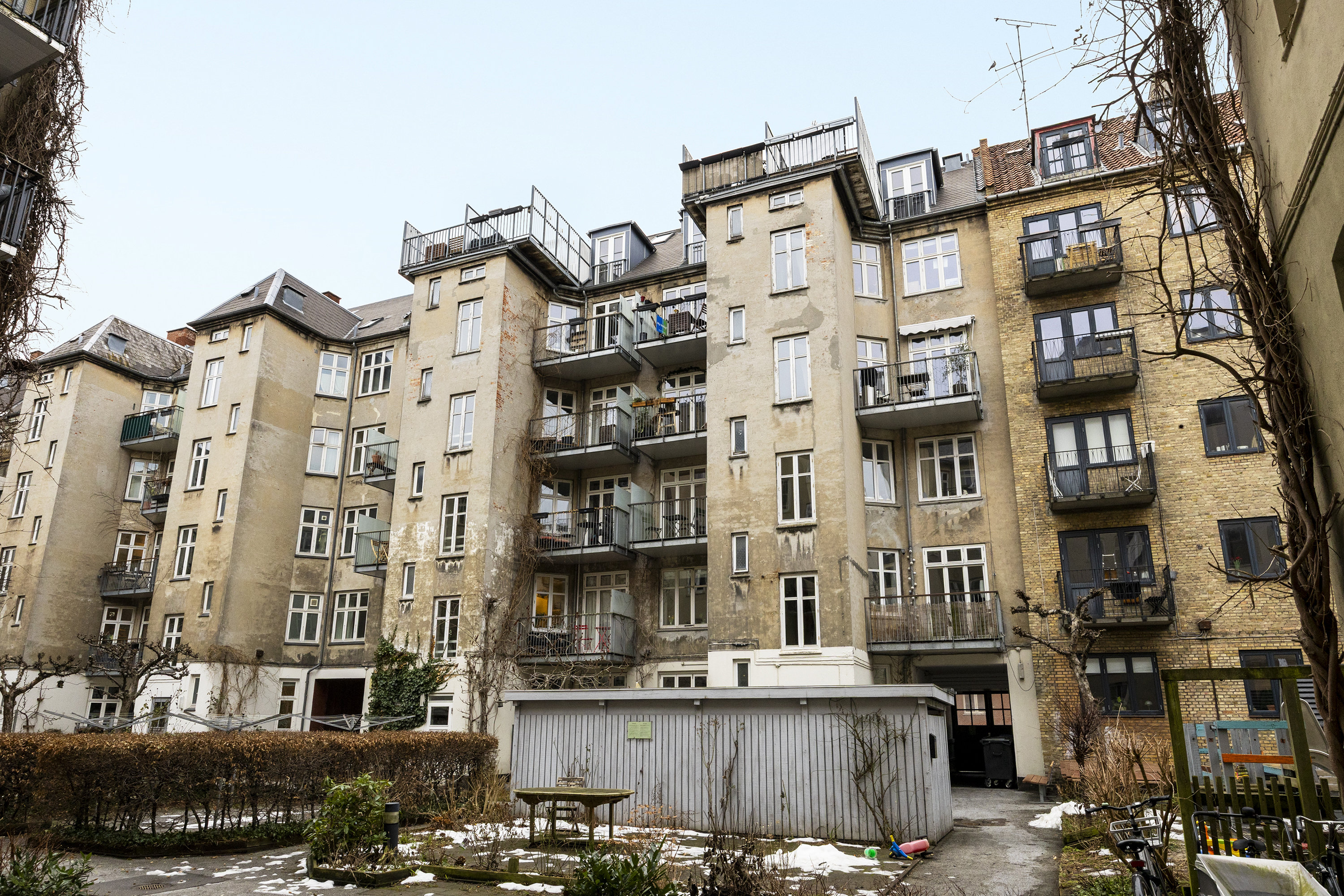 Fremhævet bag facade billede i fuldskærmstilstand. Billede af Julius Bloms Gade 29, 4. th., 2200 København N