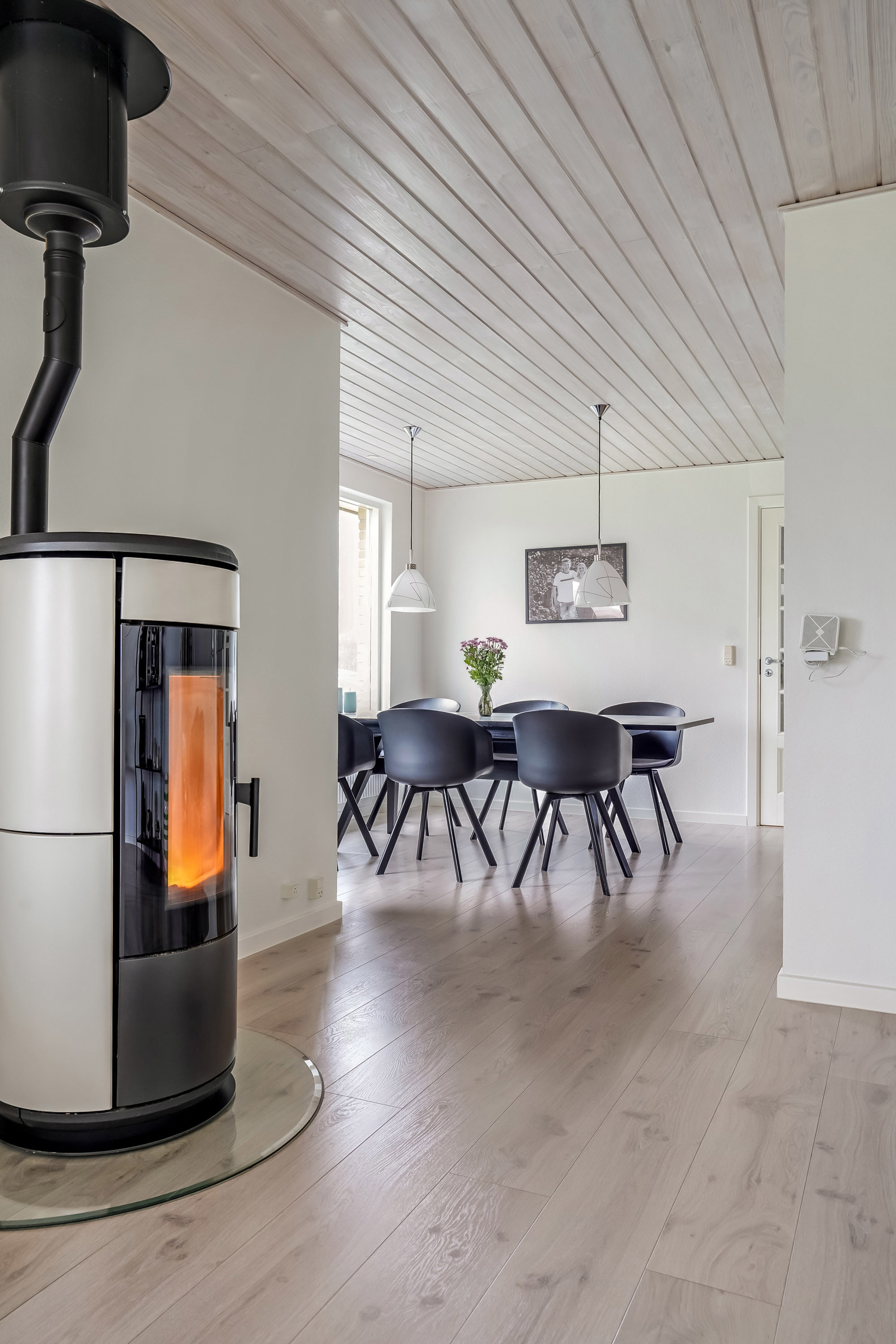 Fremhævet stue billede i fuldskærmstilstand. Billede af Toftevej 13, Gelsted, 5591 Gelsted