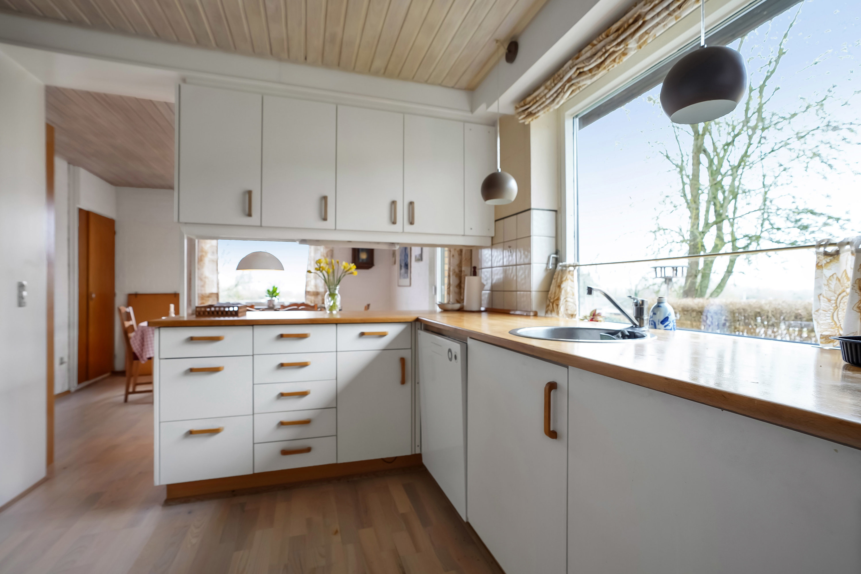 Fremhævet køkken billede i fuldskærmstilstand. Billede af Højmarken 23, Vejrup, 5491 Blommenslyst