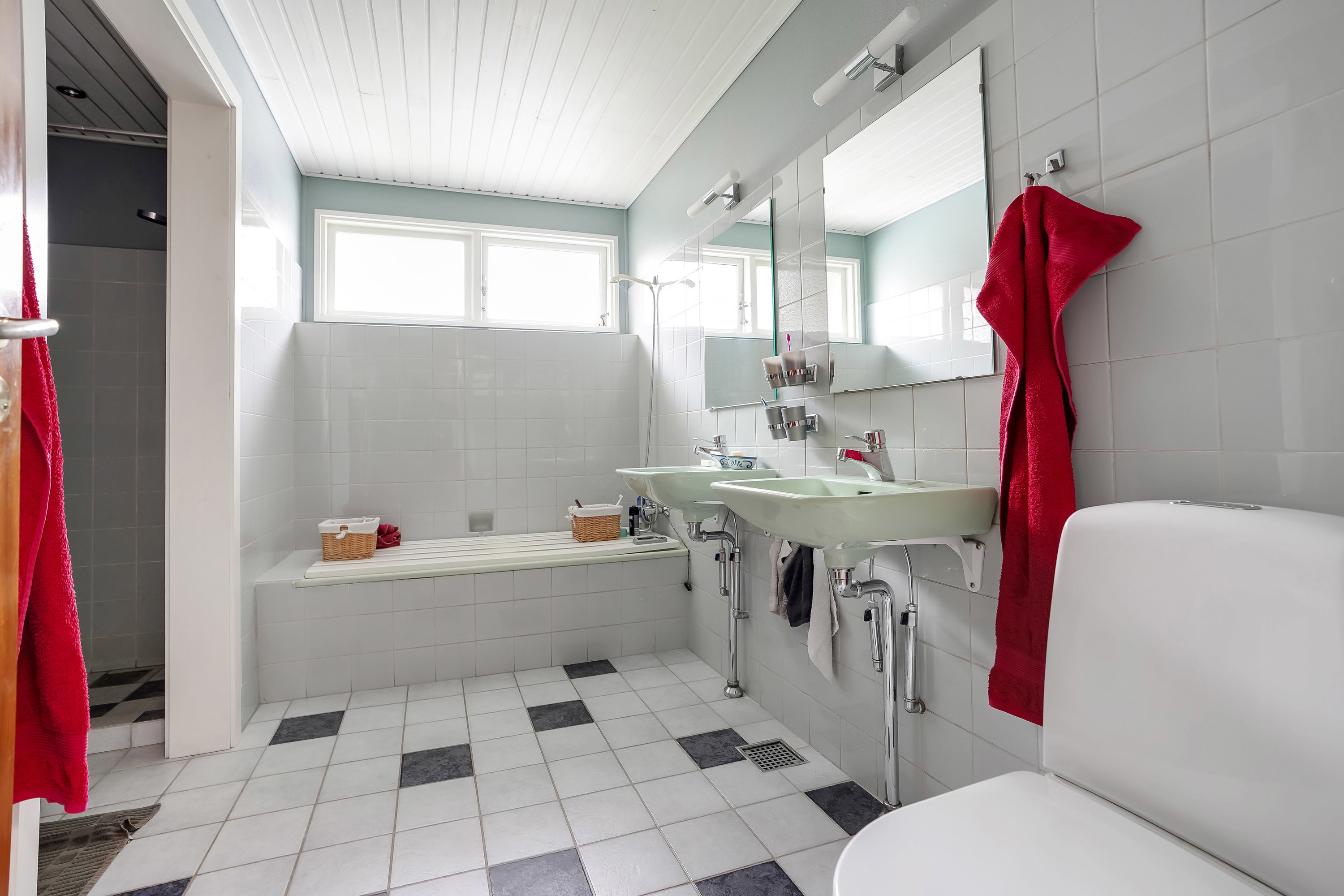 Fremhævet badeværelse billede i fuldskærmstilstand. Billede af Højmarken 23, Vejrup, 5491 Blommenslyst