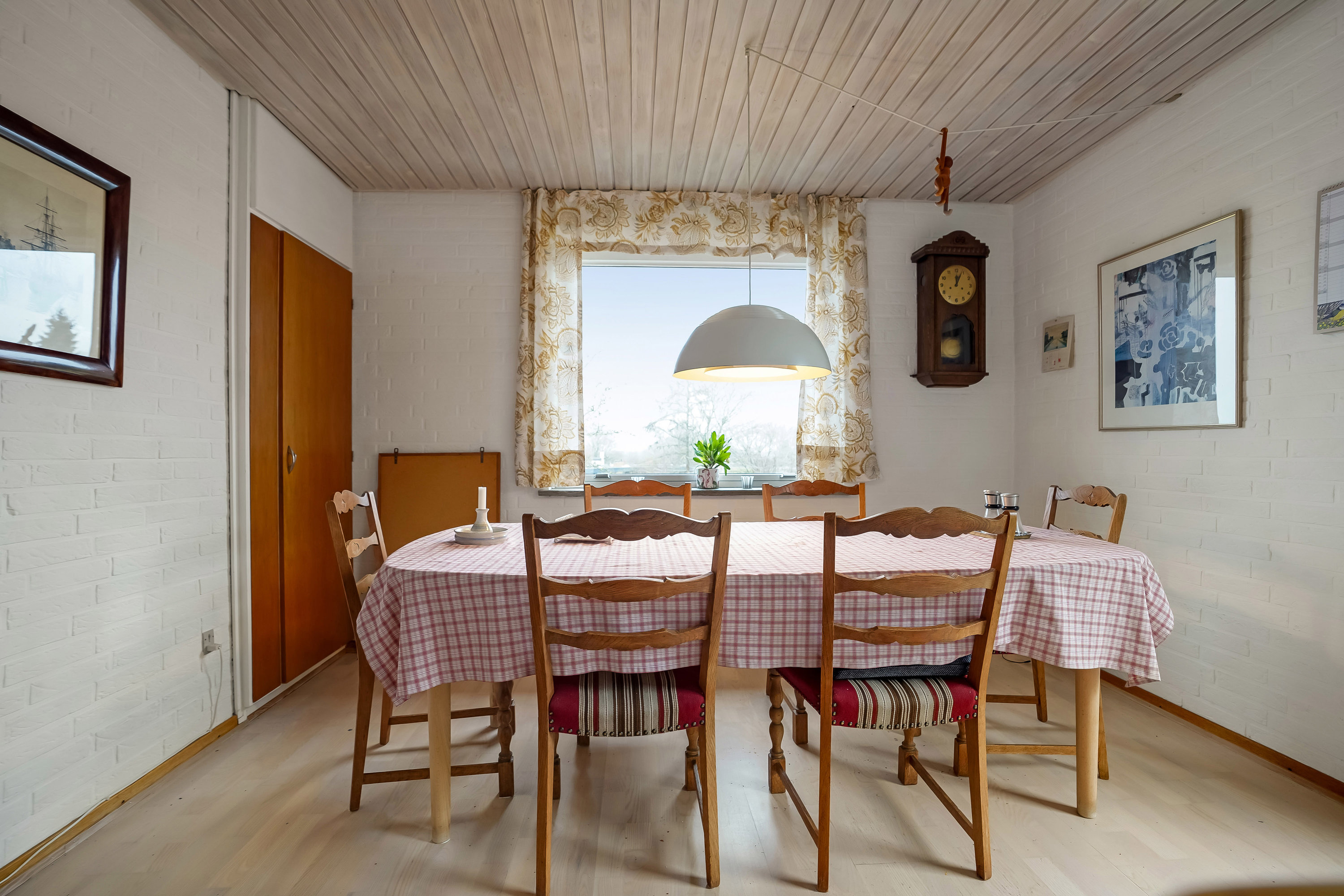 Fremhævet stue billede i fuldskærmstilstand. Billede af Højmarken 23, Vejrup, 5491 Blommenslyst