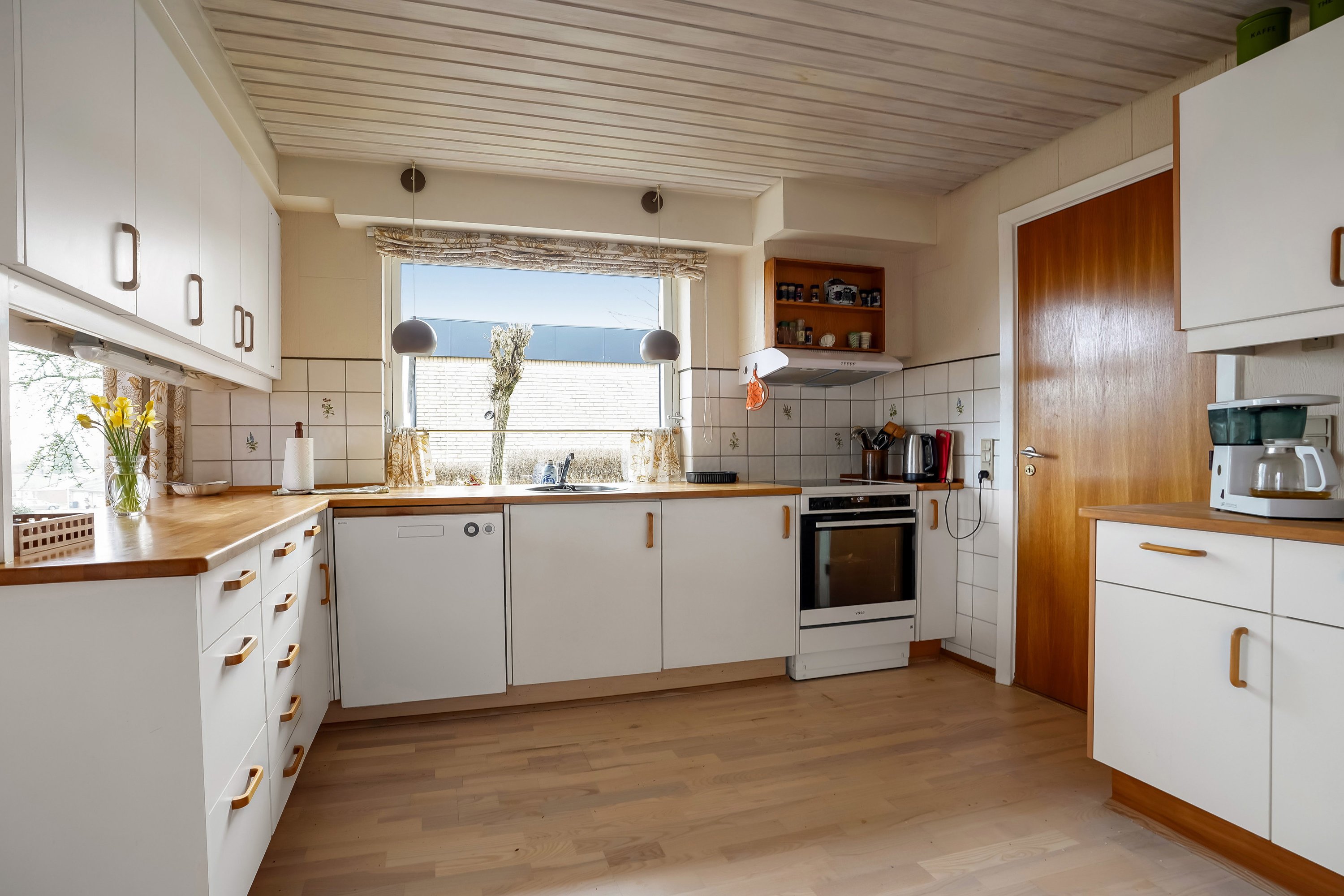 Fremhævet køkken billede i fuldskærmstilstand. Billede af Højmarken 23, Vejrup, 5491 Blommenslyst