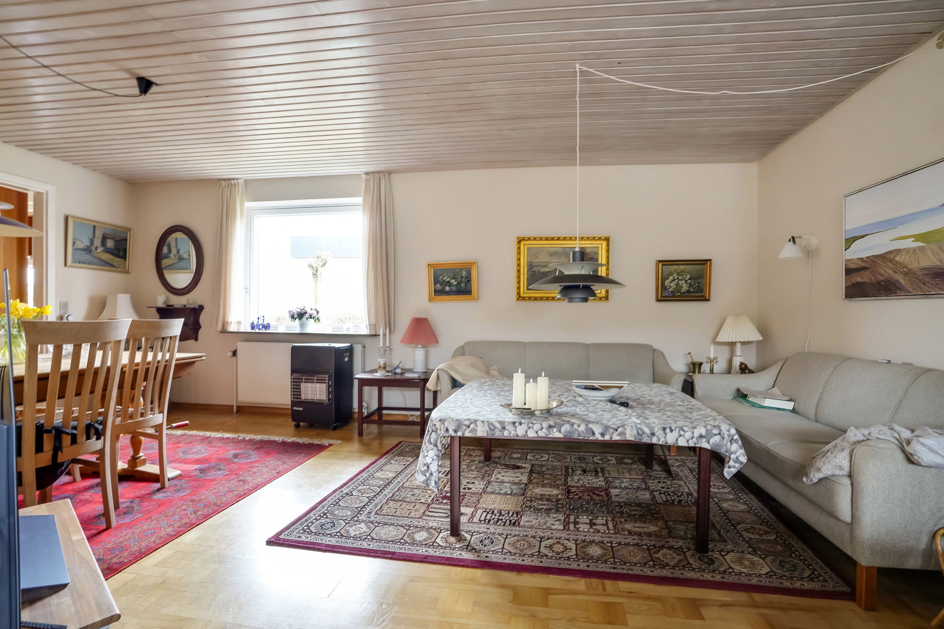 Fremhævet stue billede i fuldskærmstilstand. Billede af Højmarken 23, Vejrup, 5491 Blommenslyst