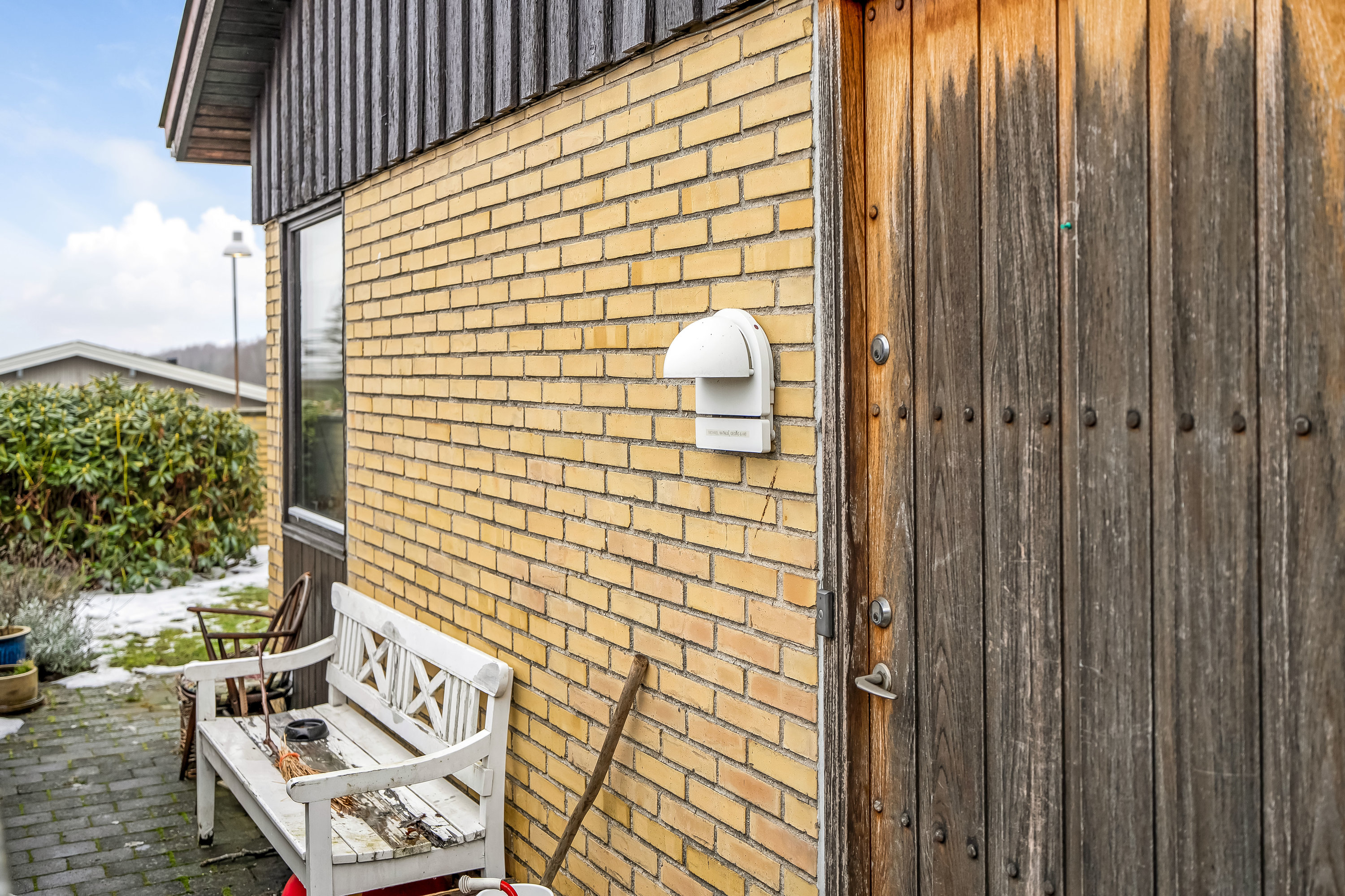 Fremhævet facade billede i fuldskærmstilstand. Billede af Sporemagervej 14, 3400 Hillerød