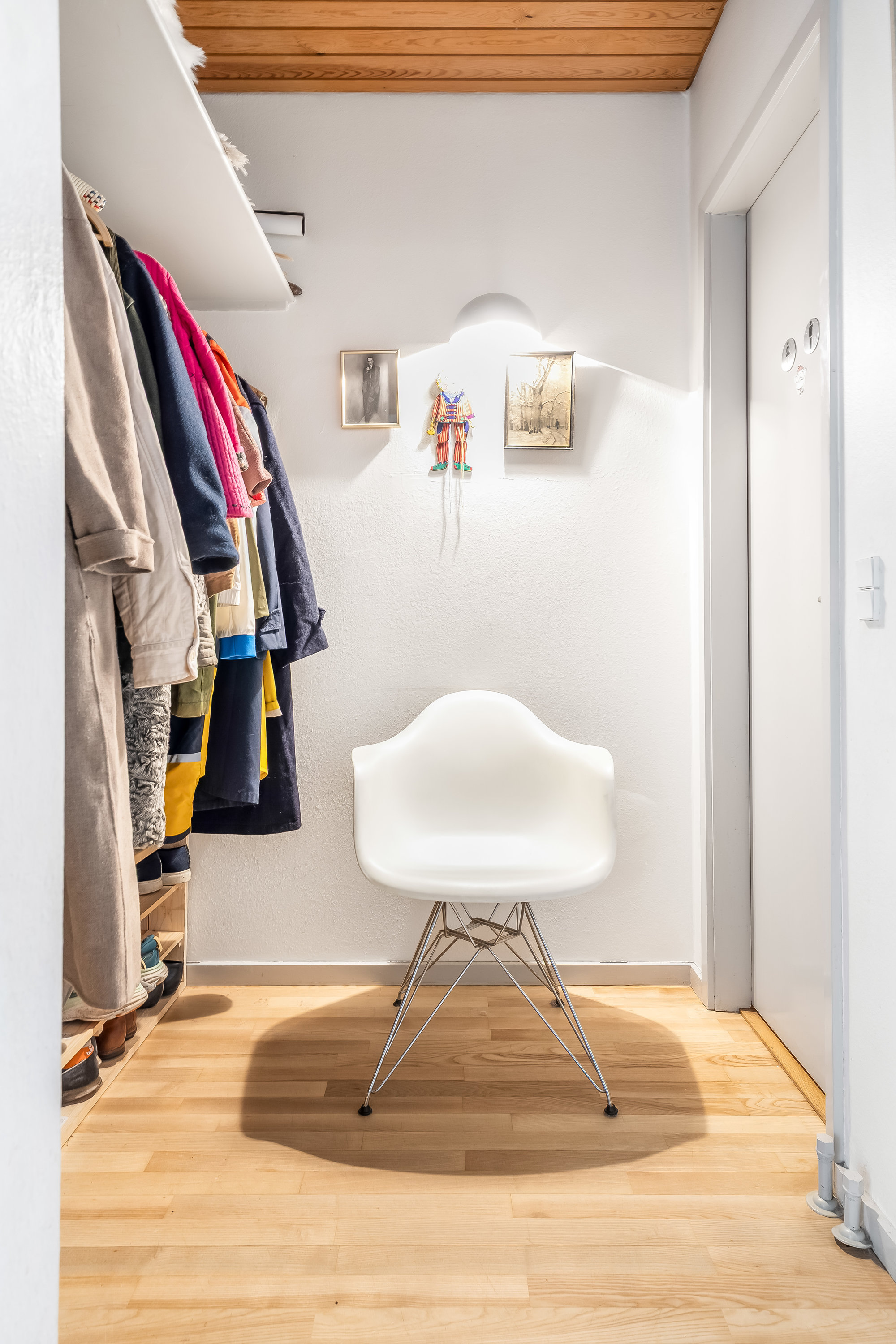 Fremhævet gang billede i fuldskærmstilstand. Billede af Sporemagervej 14, 3400 Hillerød