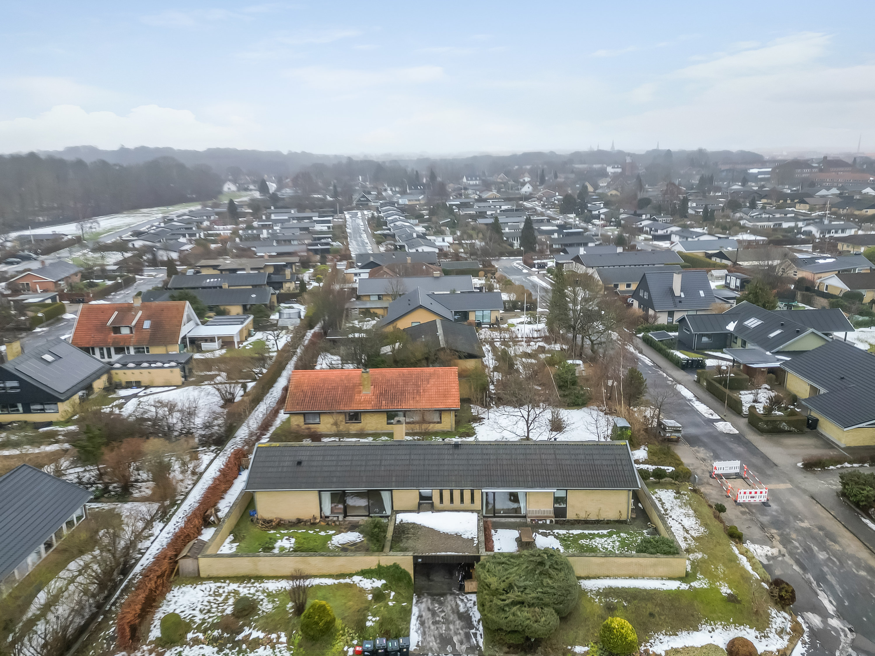 Fremhævet luftfoto billede i fuldskærmstilstand. Billede af Sporemagervej 14, 3400 Hillerød