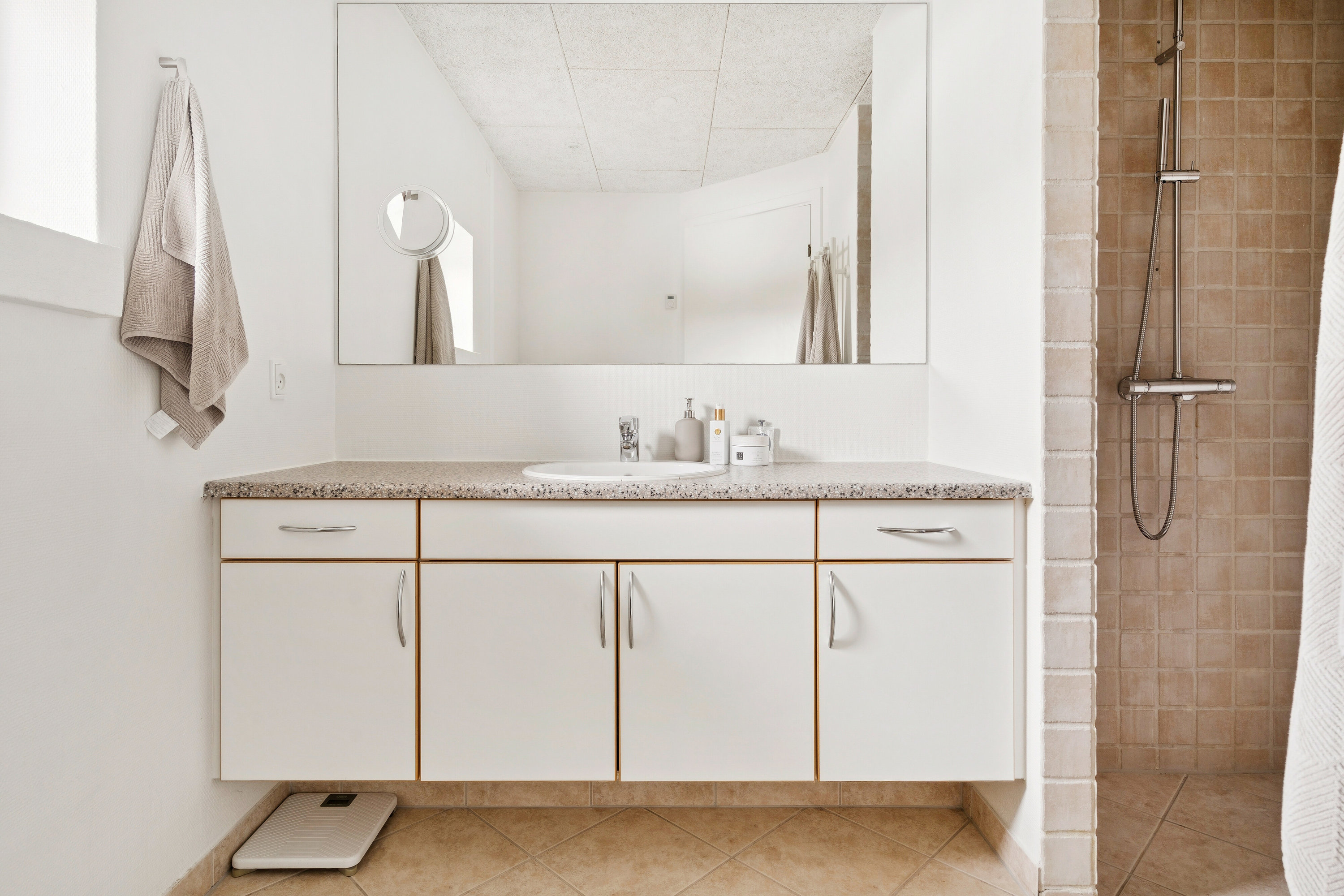 Fremhævet badeværelse billede i fuldskærmstilstand. Billede af Dådyrvej 10, 4690 Haslev