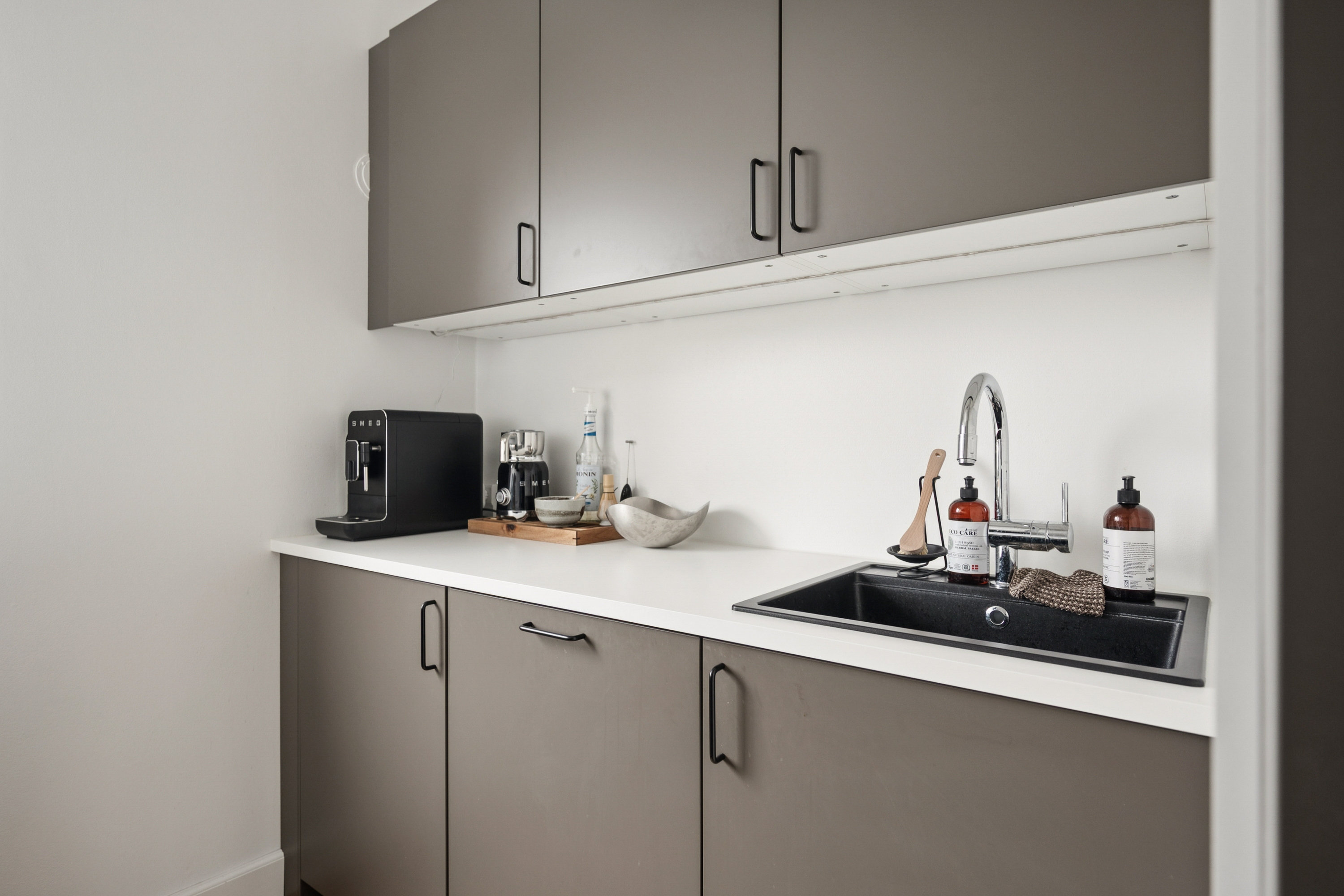 Fremhævet køkken billede i fuldskærmstilstand. Billede af Folehaven 90, 2. tv., 2500 Valby