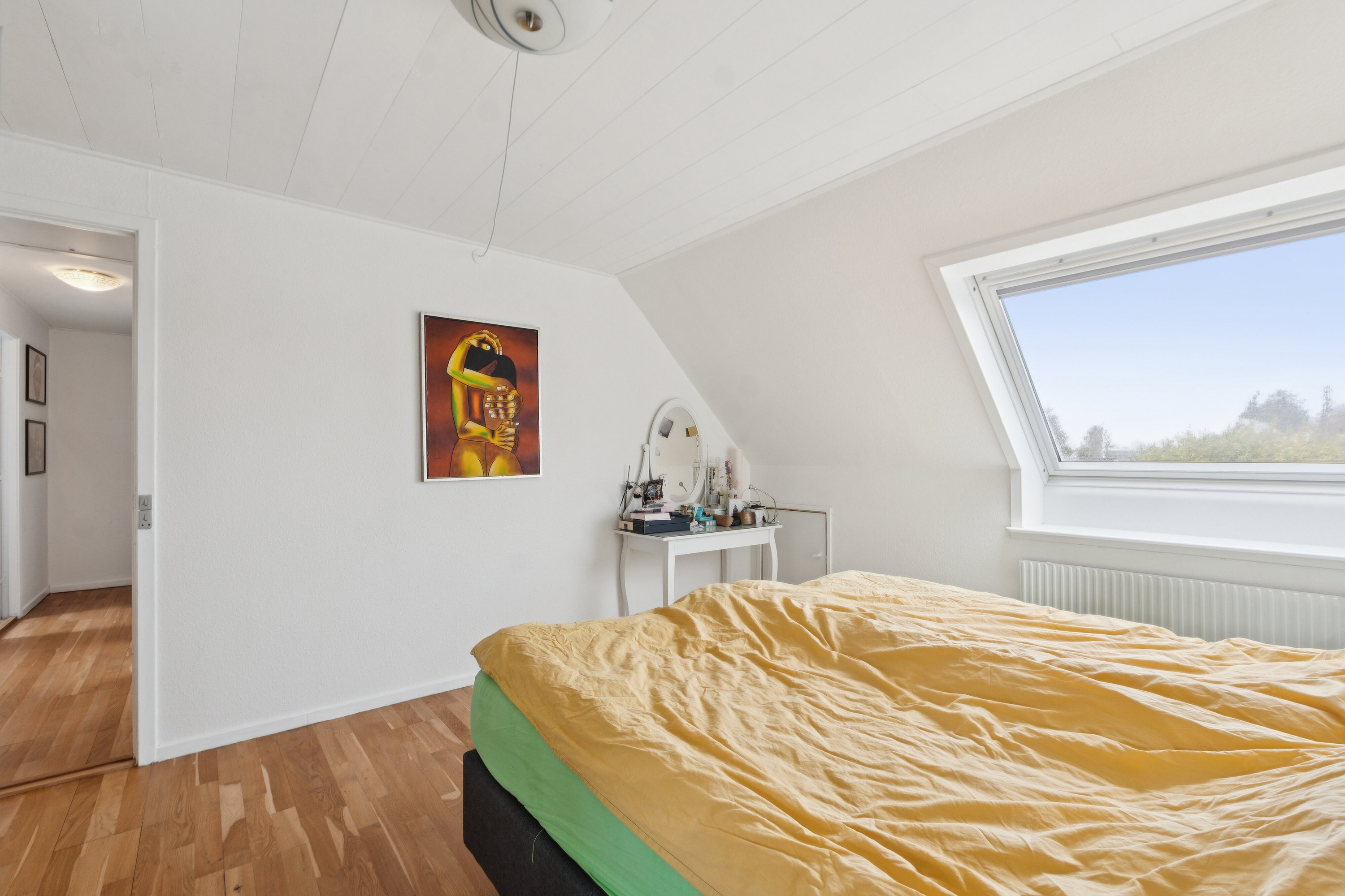 Fremhævet soveværelse billede i fuldskærmstilstand. Billede af Enghøjen 19, 2650 Hvidovre