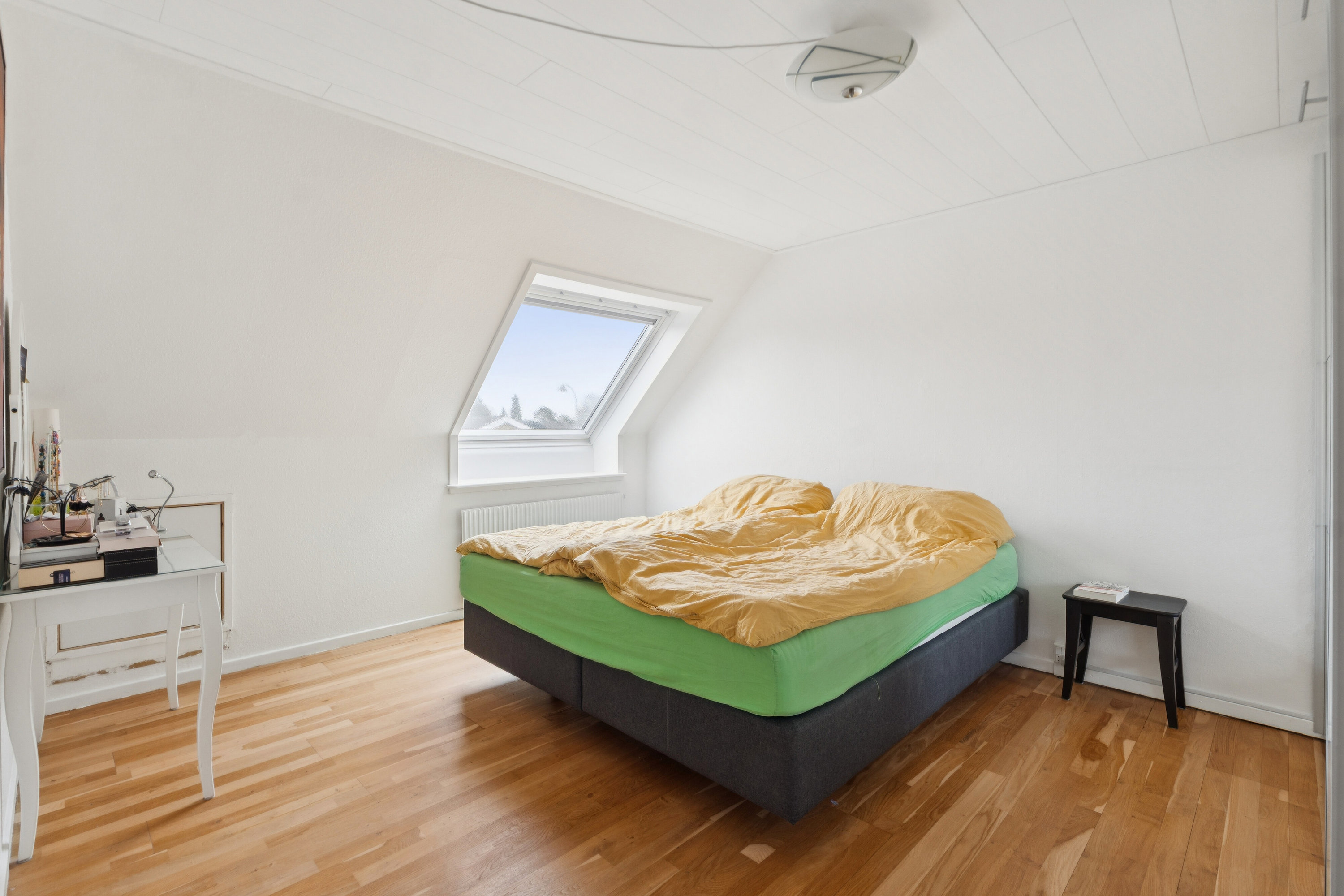 Fremhævet soveværelse billede i fuldskærmstilstand. Billede af Enghøjen 19, 2650 Hvidovre