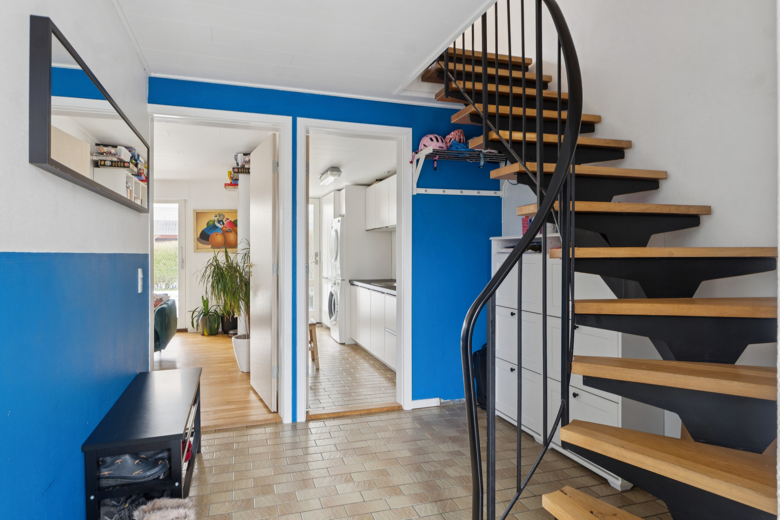 Fremhævet entré billede i fuldskærmstilstand. Billede af Enghøjen 19, 2650 Hvidovre