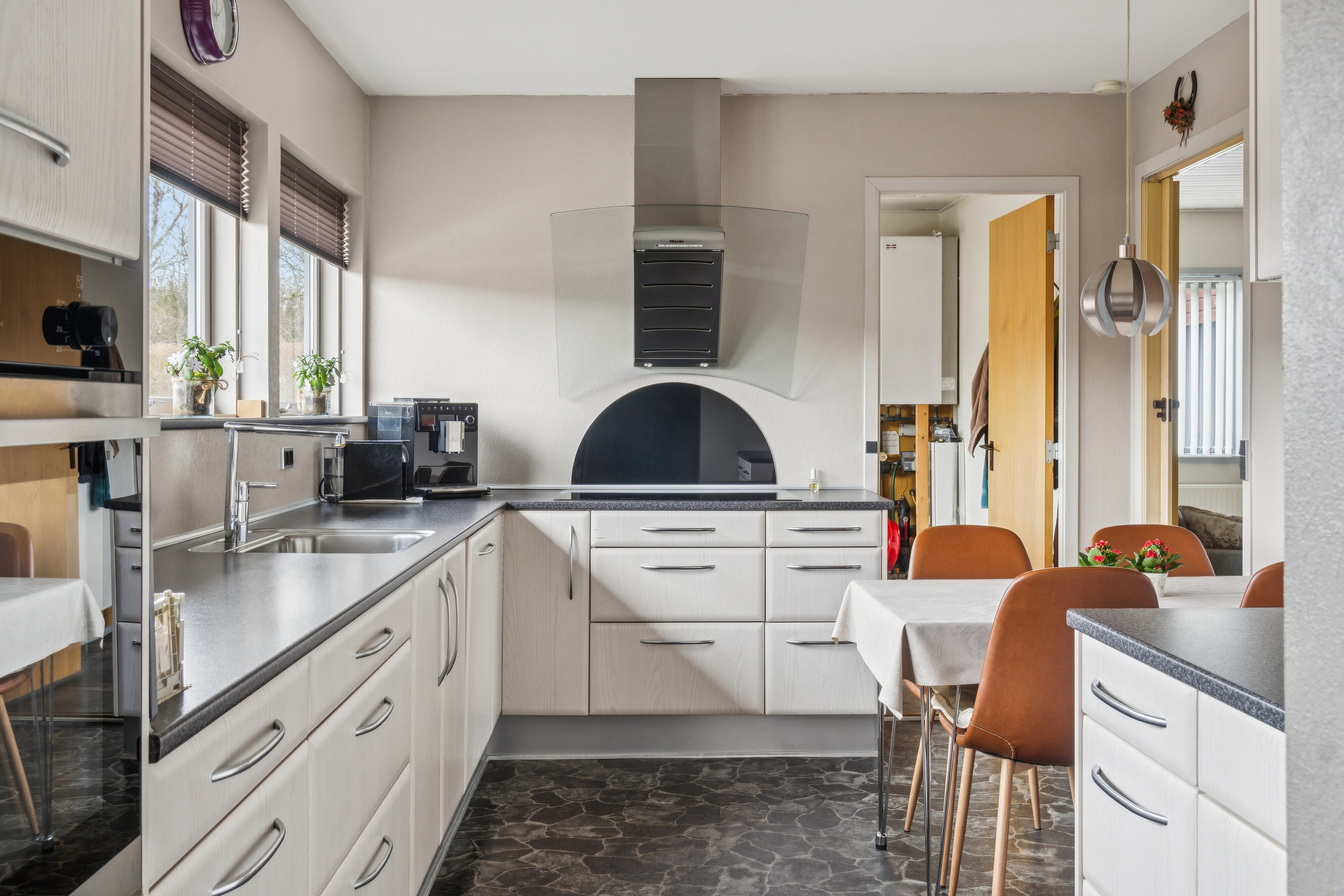 Fremhævet køkken billede i fuldskærmstilstand. Billede af Stuesagervej 4, Årby, 4400 Kalundborg