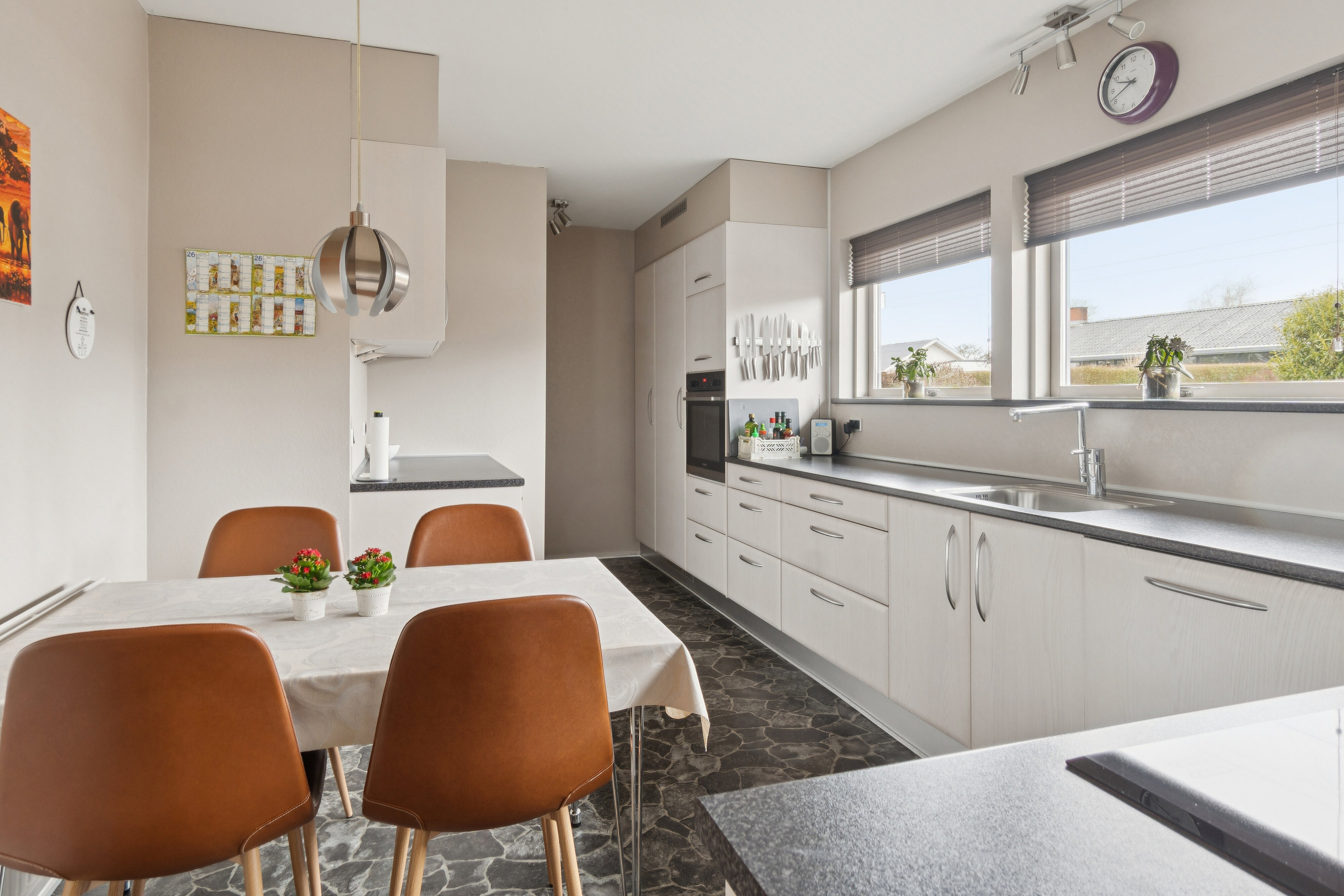 Fremhævet spisestue billede i fuldskærmstilstand. Billede af Stuesagervej 4, Årby, 4400 Kalundborg