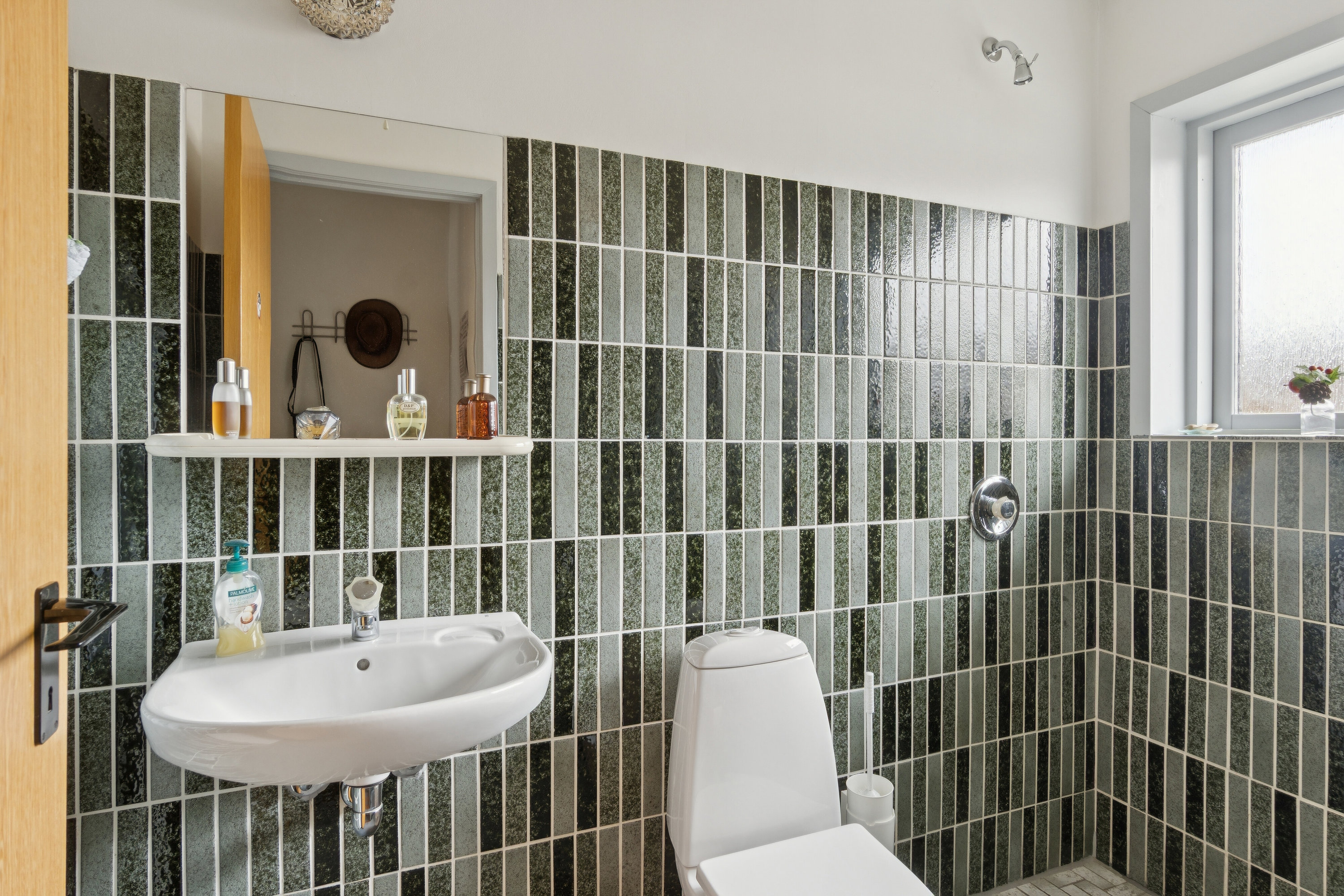 Fremhævet badeværelse billede i fuldskærmstilstand. Billede af Stuesagervej 4, Årby, 4400 Kalundborg