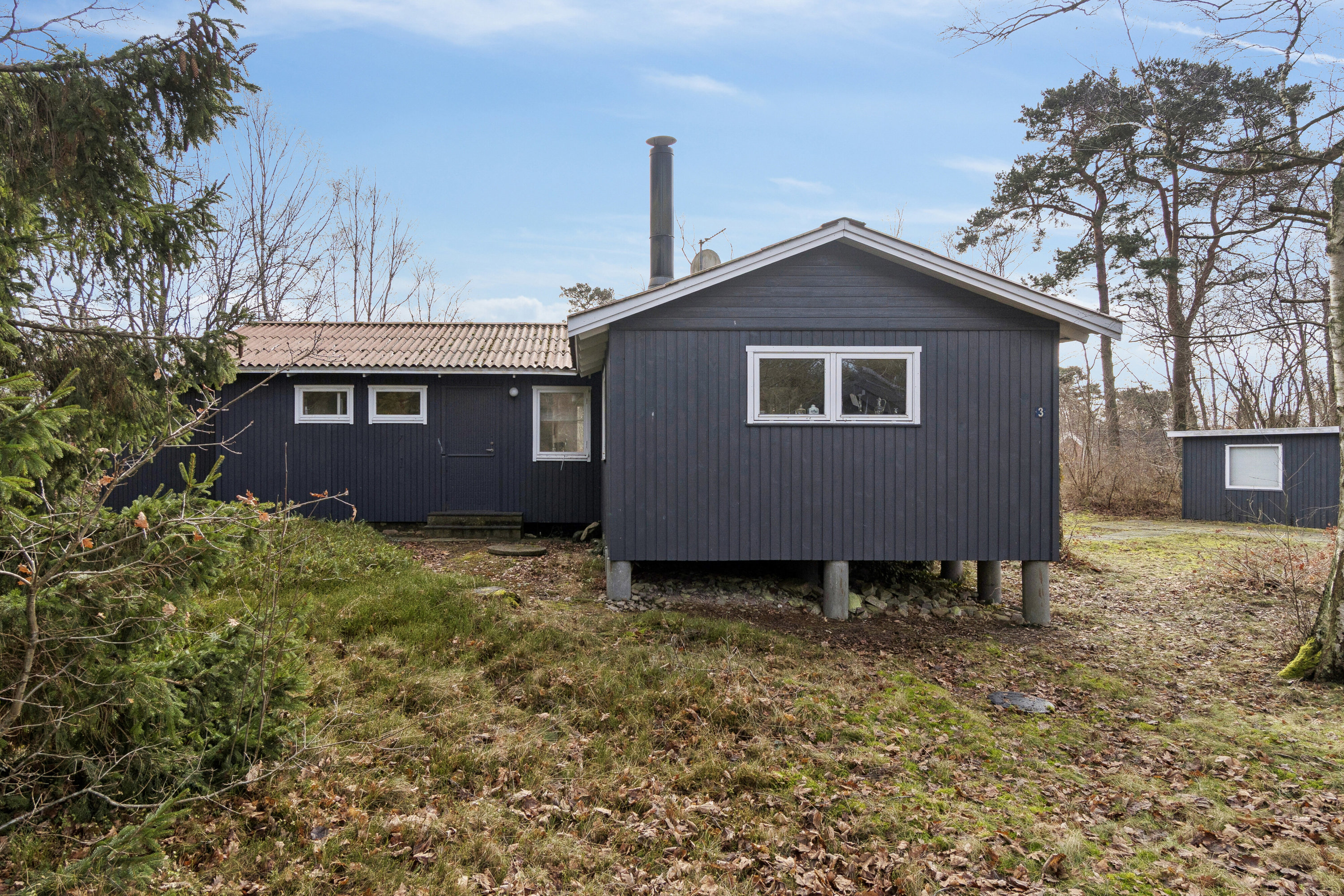 Fremhævet set fra haven billede i fuldskærmstilstand. Billede af Myrevej 3, Balka, 3730 Nexø